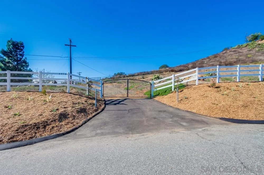 https://cdn.realtyfeed.com/cdn/127/250036813/a83e2dba3b457c813668e07ca32e8944.webp
