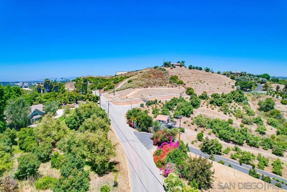 https://cdn.realtyfeed.com/cdn/127/250036813/c1d4d2f9b1a57fdcb52a0a9a5b32b555.webp