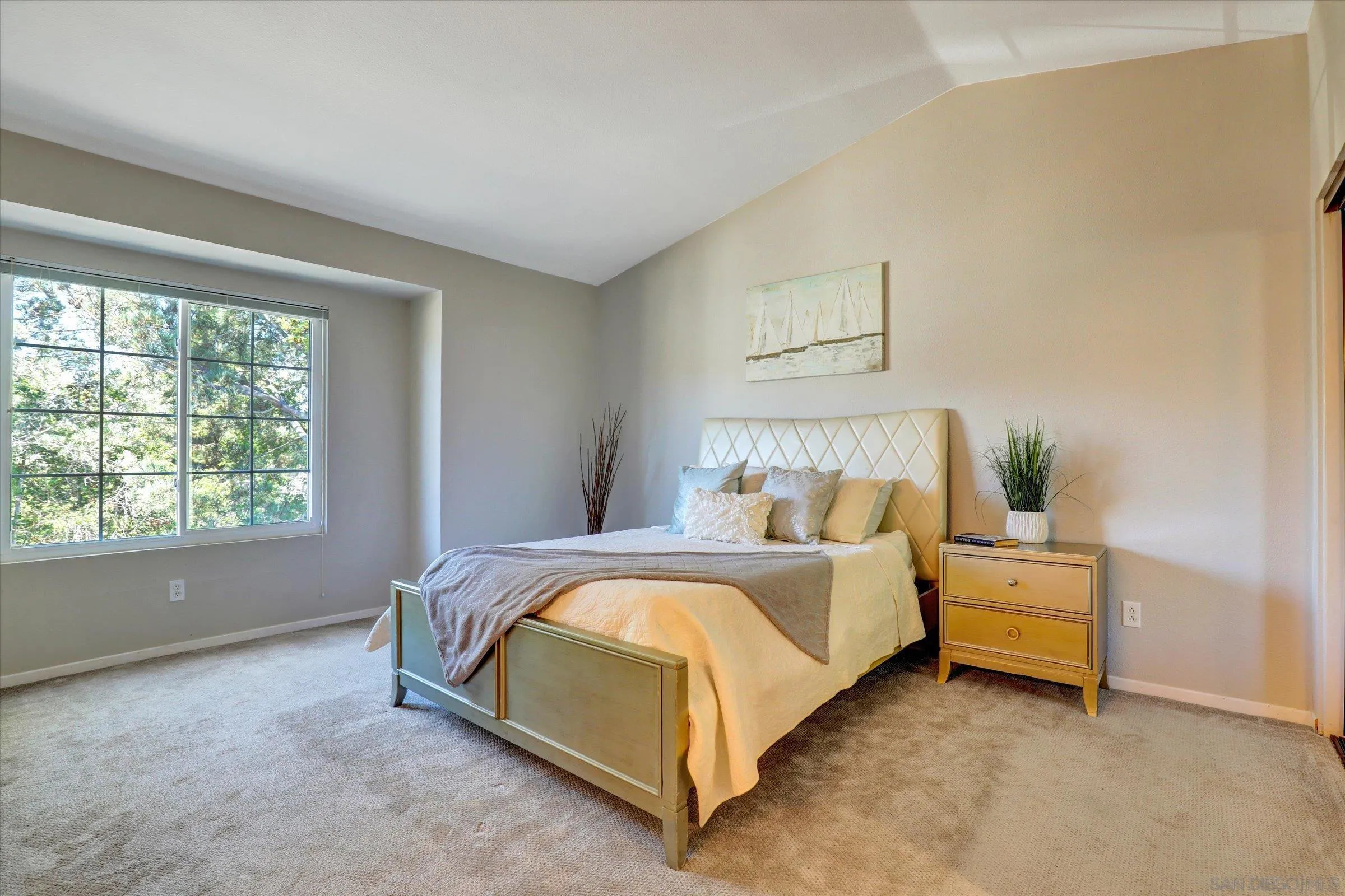 https://cdn.realtyfeed.com/cdn/127/250036815/0305bdc2affbdef50b02d73e67062b34.webp