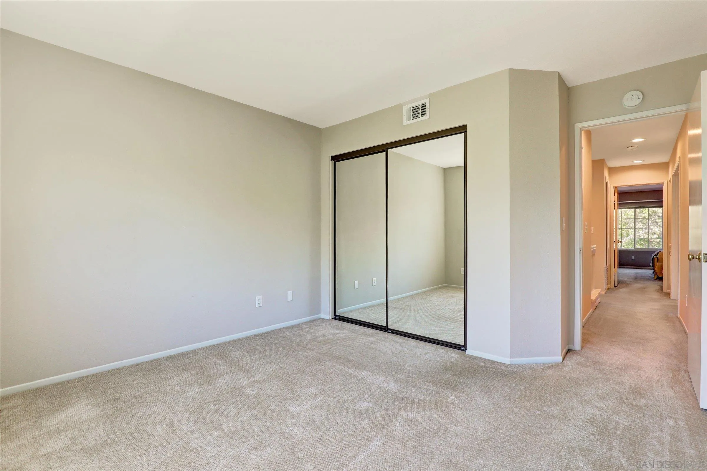 https://cdn.realtyfeed.com/cdn/127/250036815/24690298c95cb6dcb58697383478a45c.webp