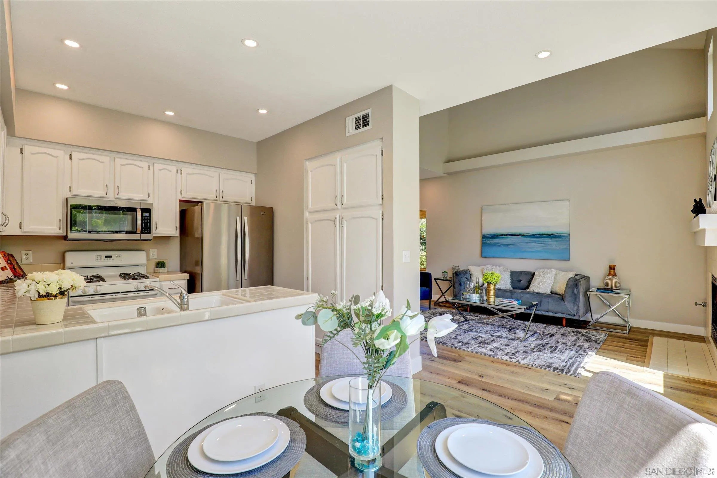 https://cdn.realtyfeed.com/cdn/127/250036815/6a10e571afe47f3819add2cb23a5dd3b.webp