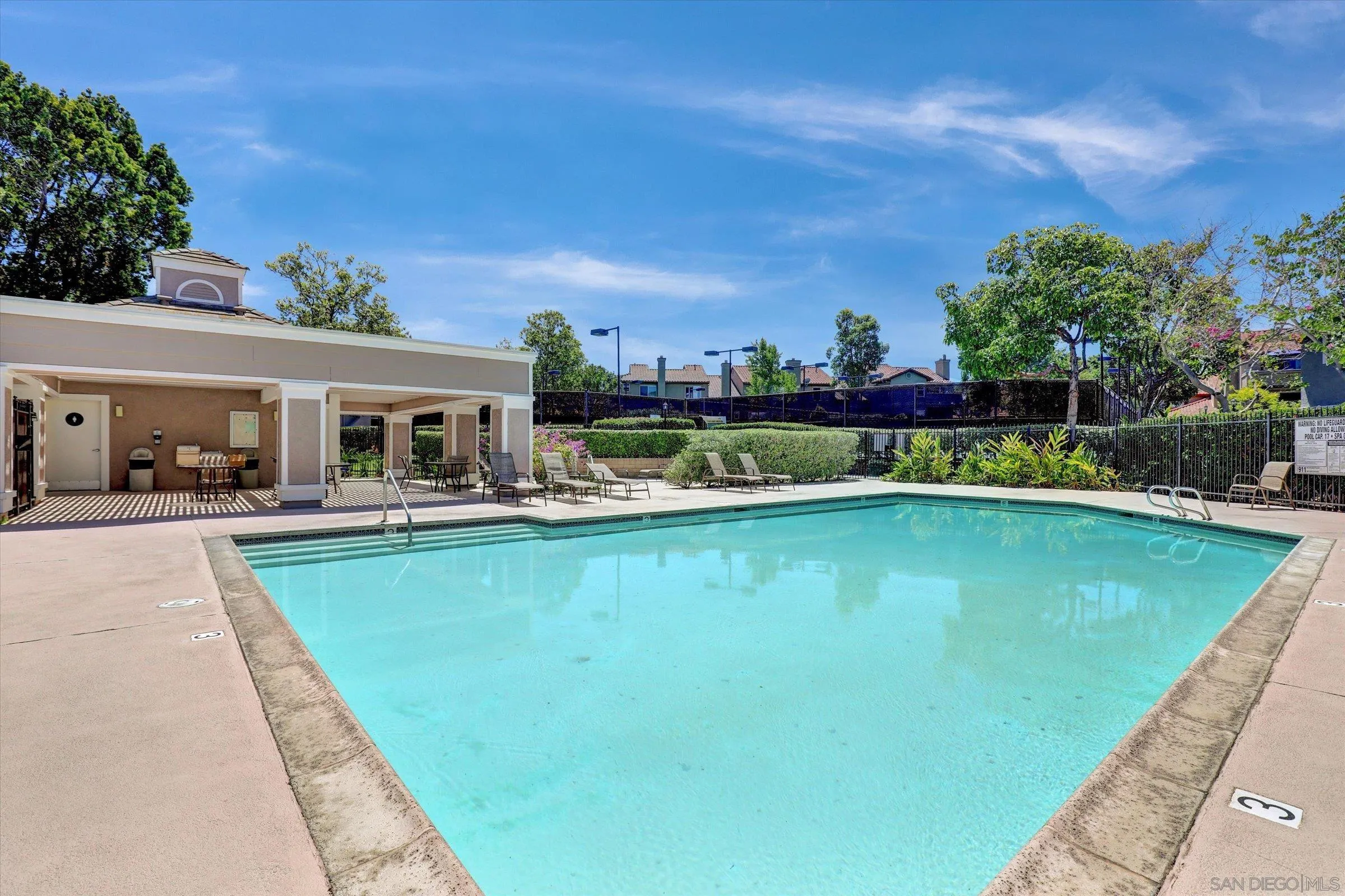 https://cdn.realtyfeed.com/cdn/127/250036815/bfdabb08f3286ca221cd9cd510537818.webp