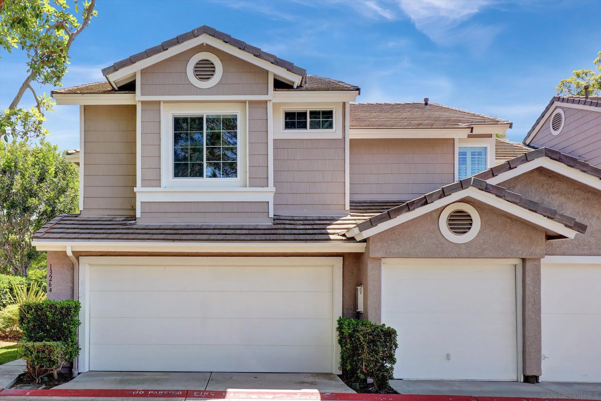 https://cdn.realtyfeed.com/cdn/127/250036815/ebdefa4ae0502c7b5d87e8d1c5c1ff45.webp
