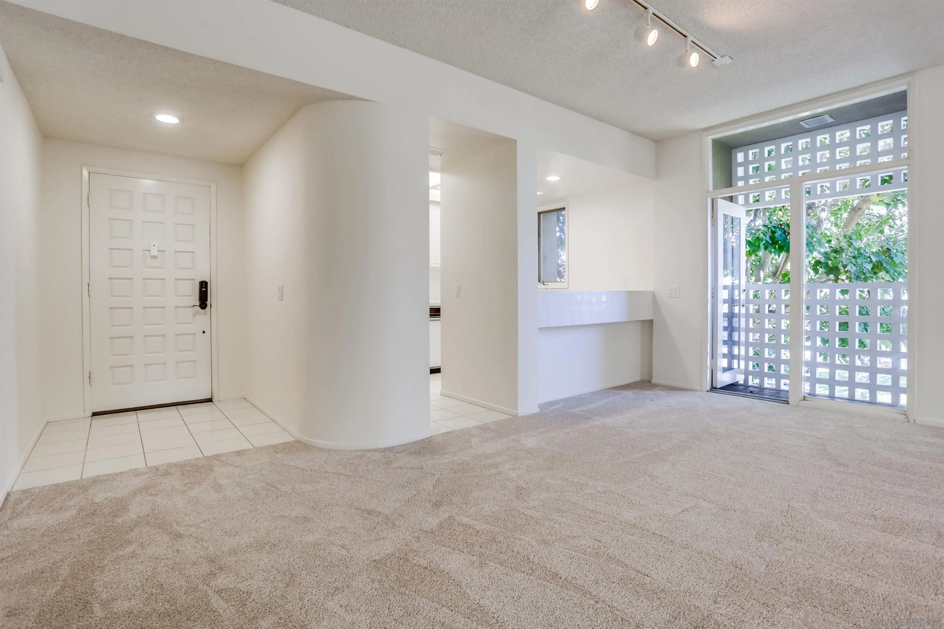 https://cdn.realtyfeed.com/cdn/127/250036816/17291e3cdfcc066344b948ddebccc0cd.webp