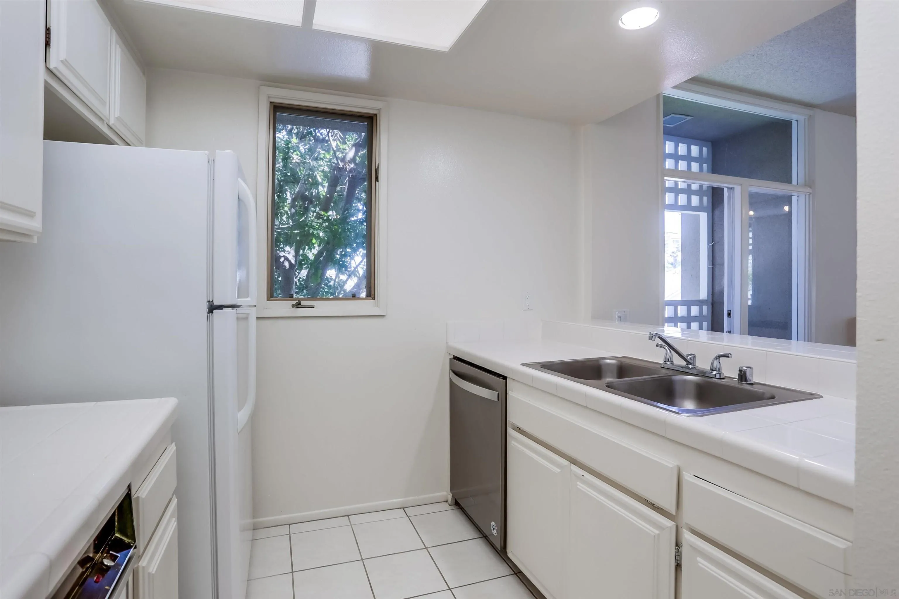 https://cdn.realtyfeed.com/cdn/127/250036816/6fc387f4da6620d6bb1b2ba0efad46f4.webp