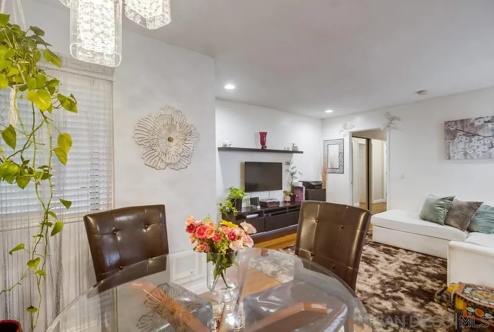 https://cdn.realtyfeed.com/cdn/127/250036820/5f817d010193bb0682c29fba16334d7b.webp