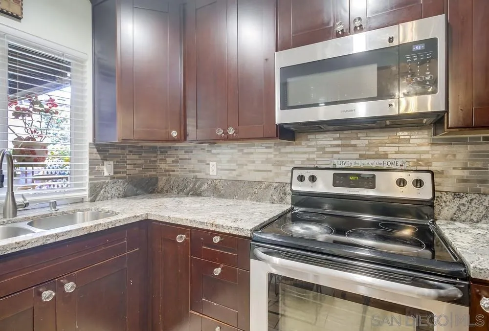 https://cdn.realtyfeed.com/cdn/127/250036820/79a8cca6eb32bfa74b2768a98f182d0c.webp