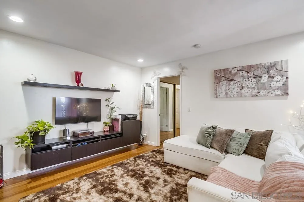 https://cdn.realtyfeed.com/cdn/127/250036820/dae7a269002a8ce1d6b0c852eb47741e.webp
