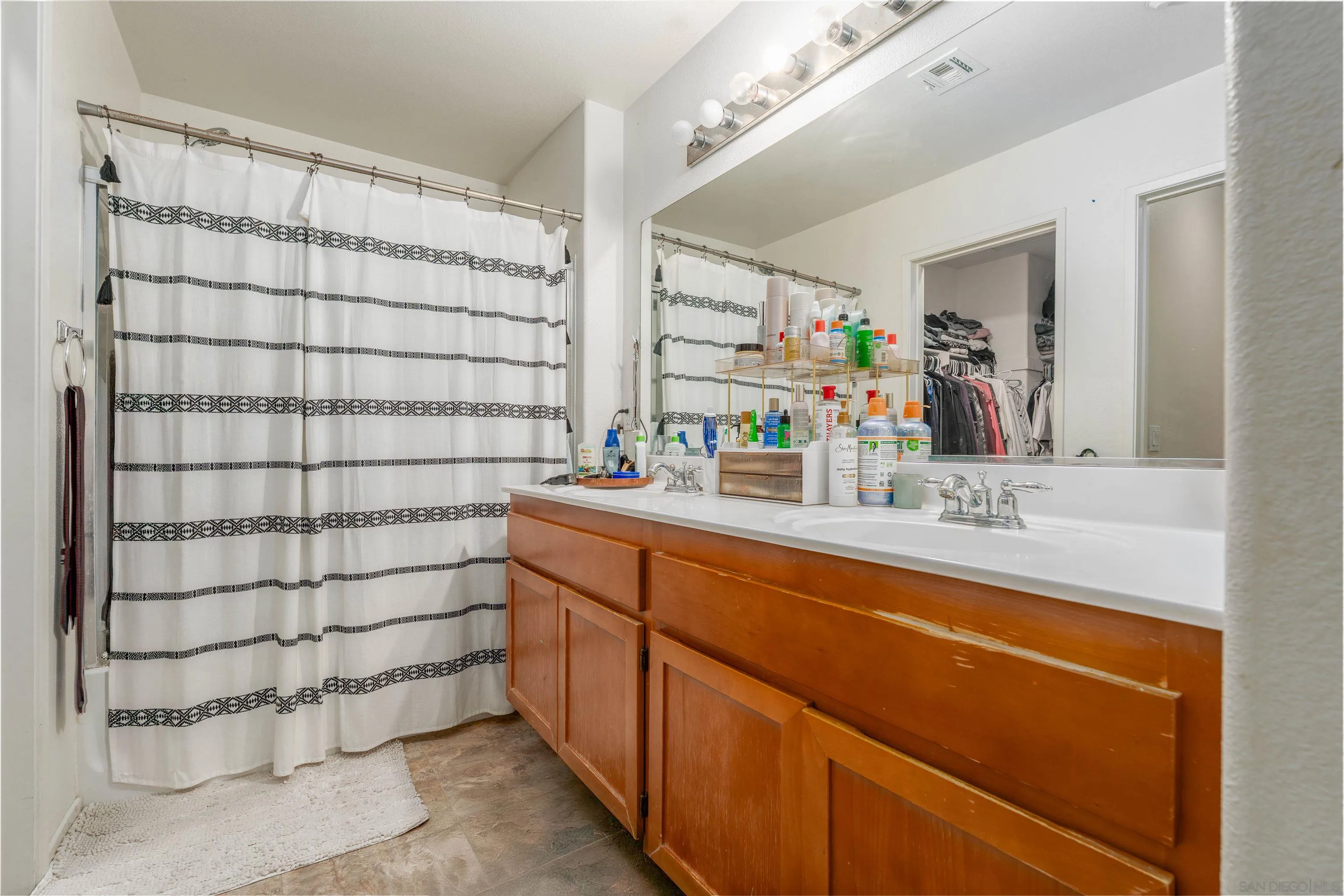 https://cdn.realtyfeed.com/cdn/127/250036822/d16795b67d219cb855e70bf013f520bf.webp
