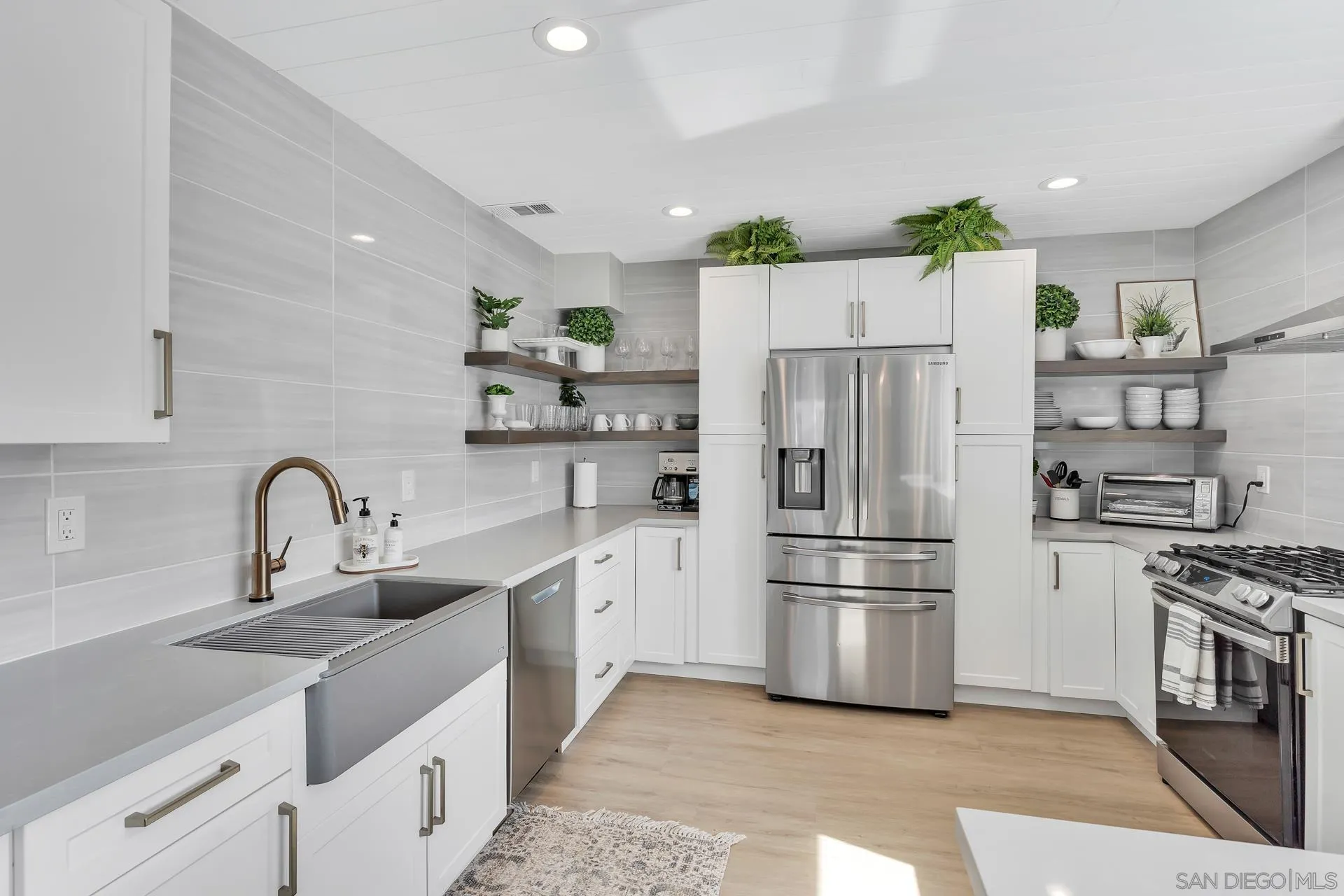https://cdn.realtyfeed.com/cdn/127/250036823/36694d105b200b2dc9ae6b33db861c05.webp