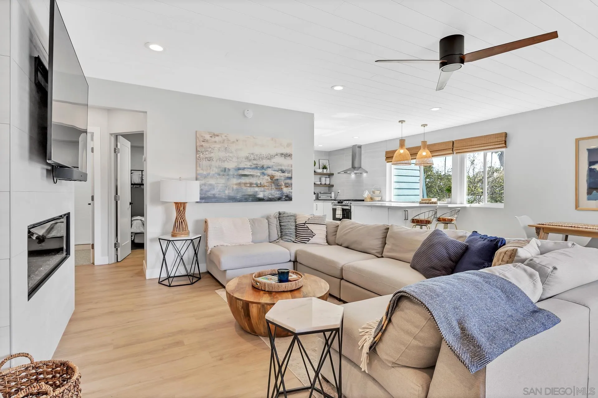 https://cdn.realtyfeed.com/cdn/127/250036823/e04f8d62136d4558312a7c76b6d25195.webp