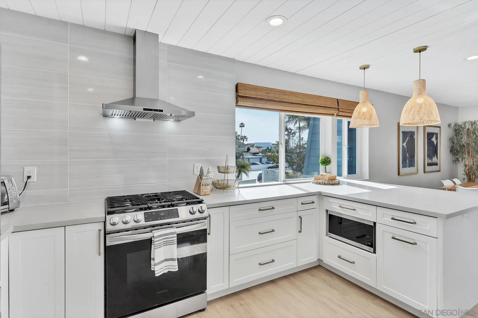 https://cdn.realtyfeed.com/cdn/127/250036823/e92d284d7f9117351501aa01a14b9481.webp