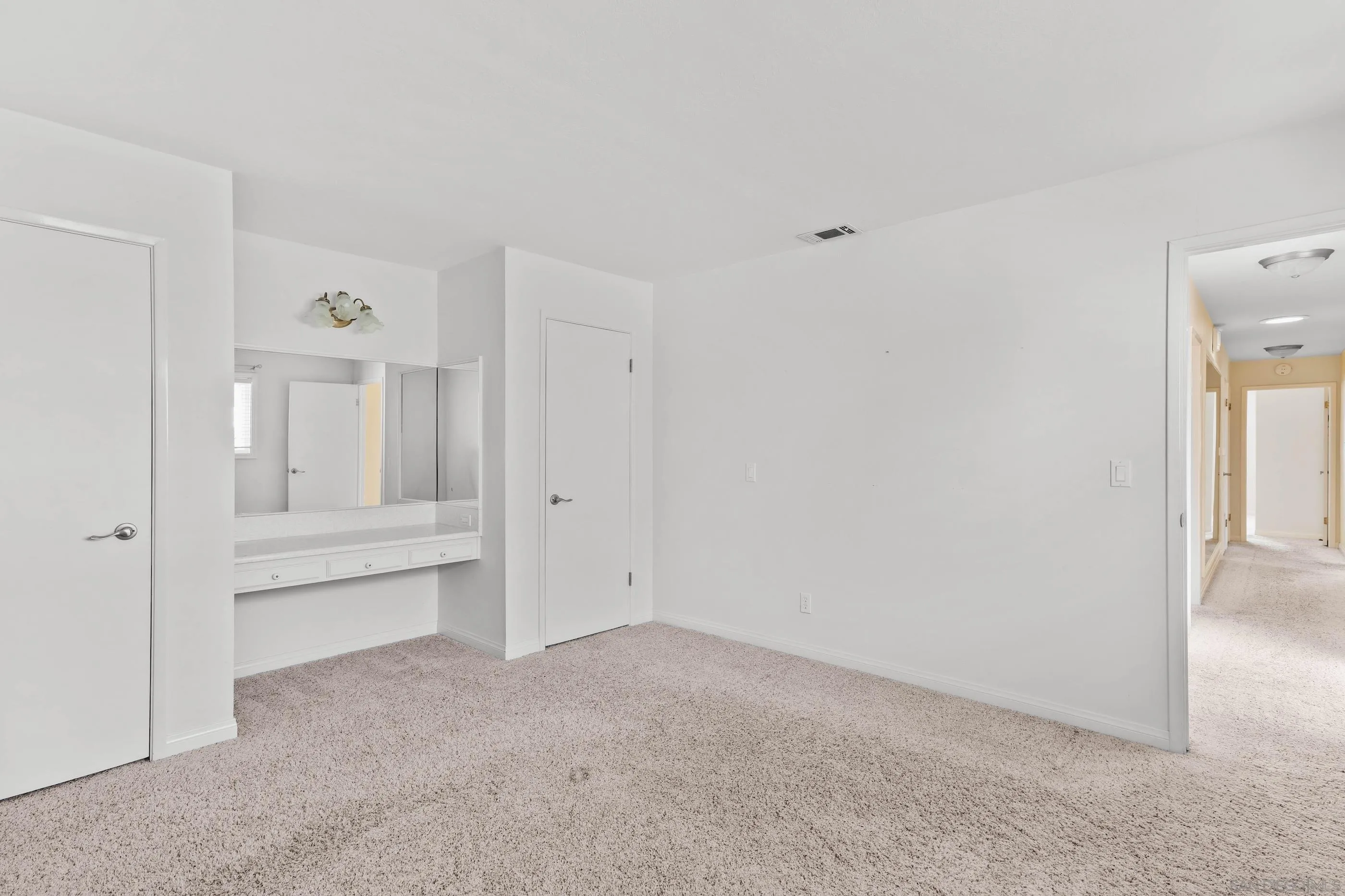 https://cdn.realtyfeed.com/cdn/127/250036824/5c4e9d77461514bbff104442b7a185cf.webp