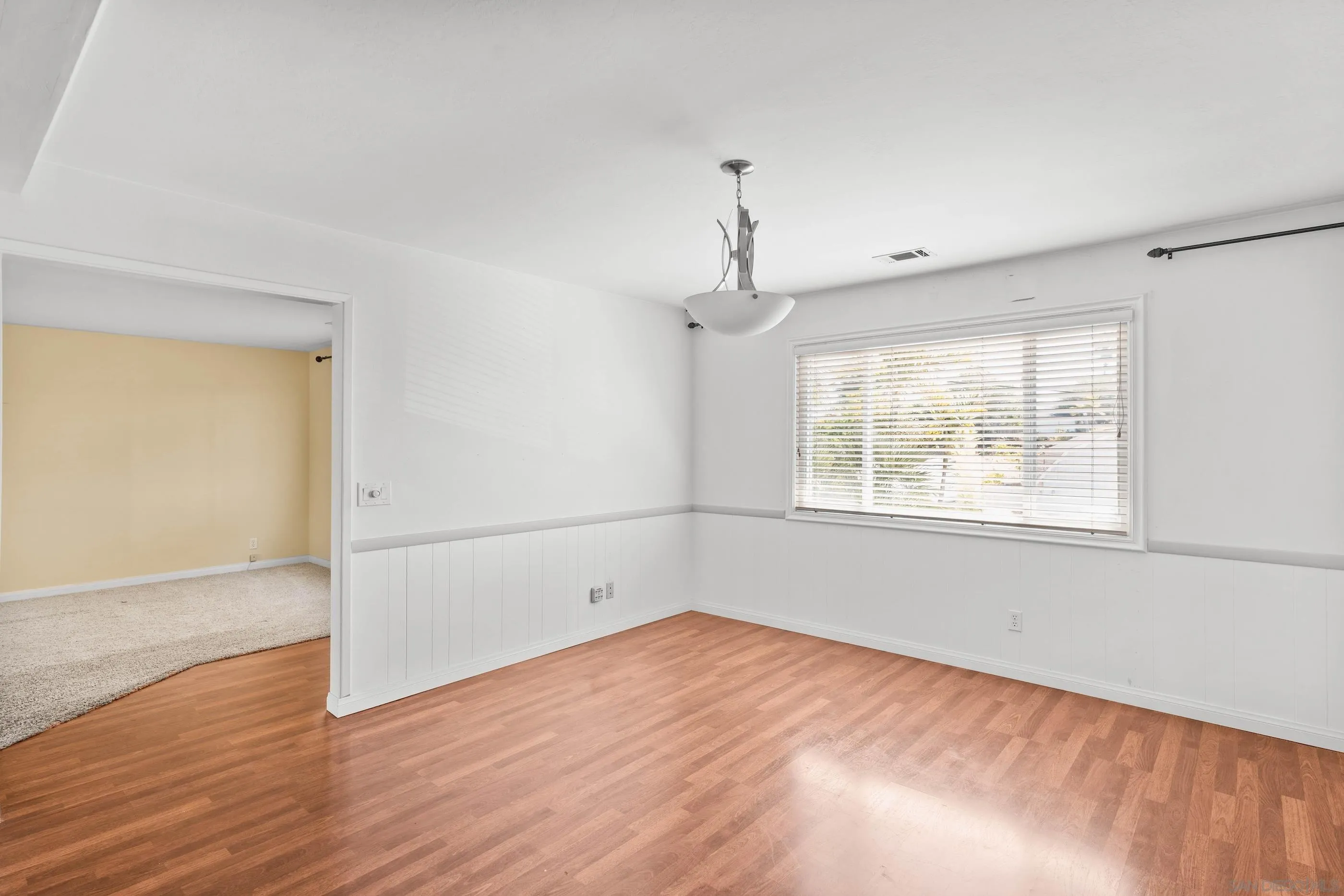 https://cdn.realtyfeed.com/cdn/127/250036824/6687824f272d1cf9e2430727f71d4079.webp