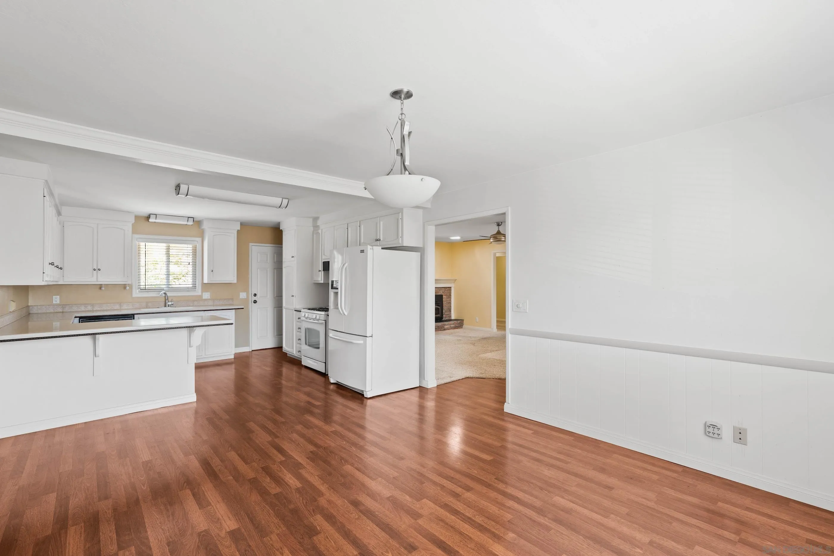 https://cdn.realtyfeed.com/cdn/127/250036824/a03ac37bb1cccab488b6b6122e61a2df.webp