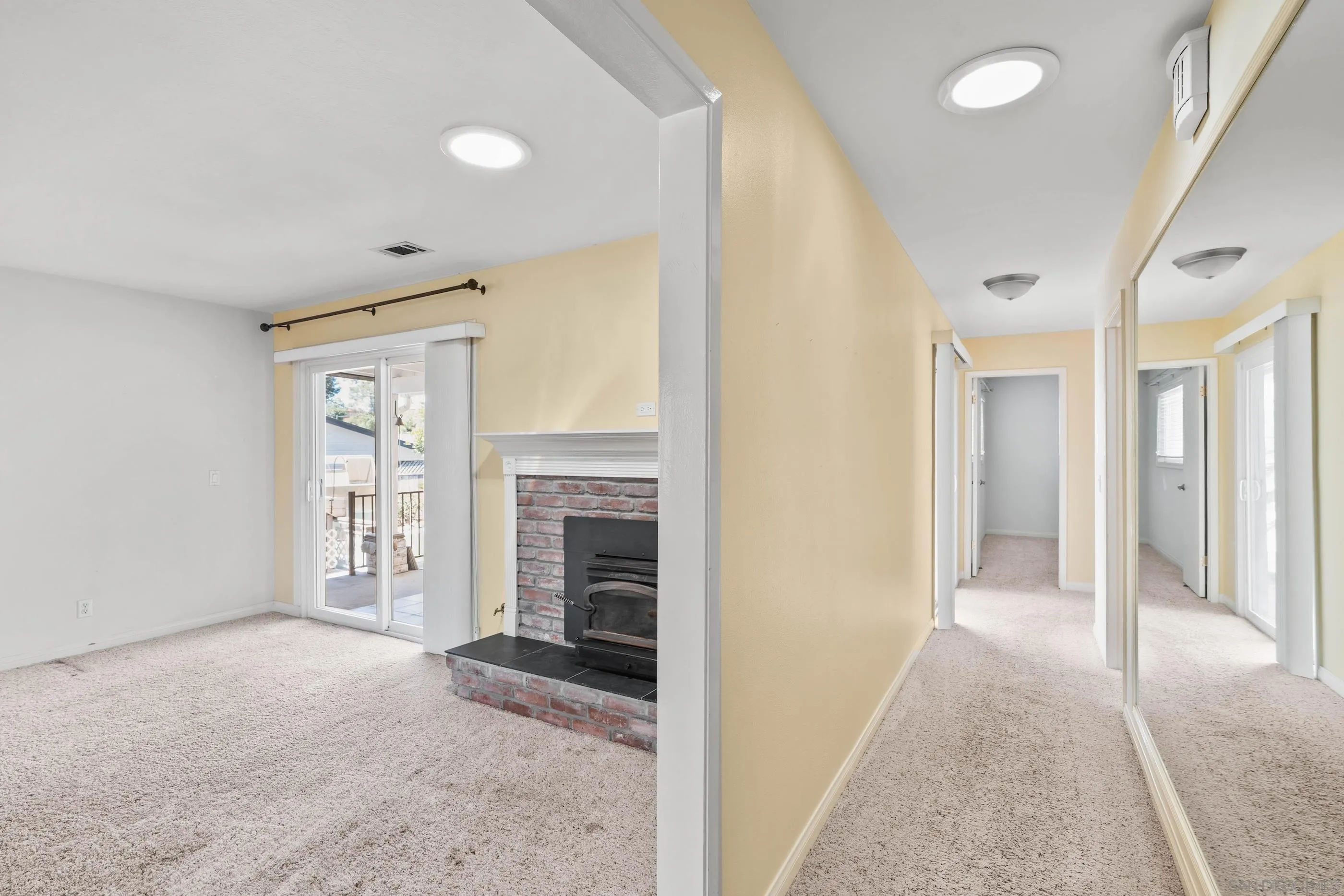 https://cdn.realtyfeed.com/cdn/127/250036824/bd29d70e84789957cbac1316b2b8d01a.webp
