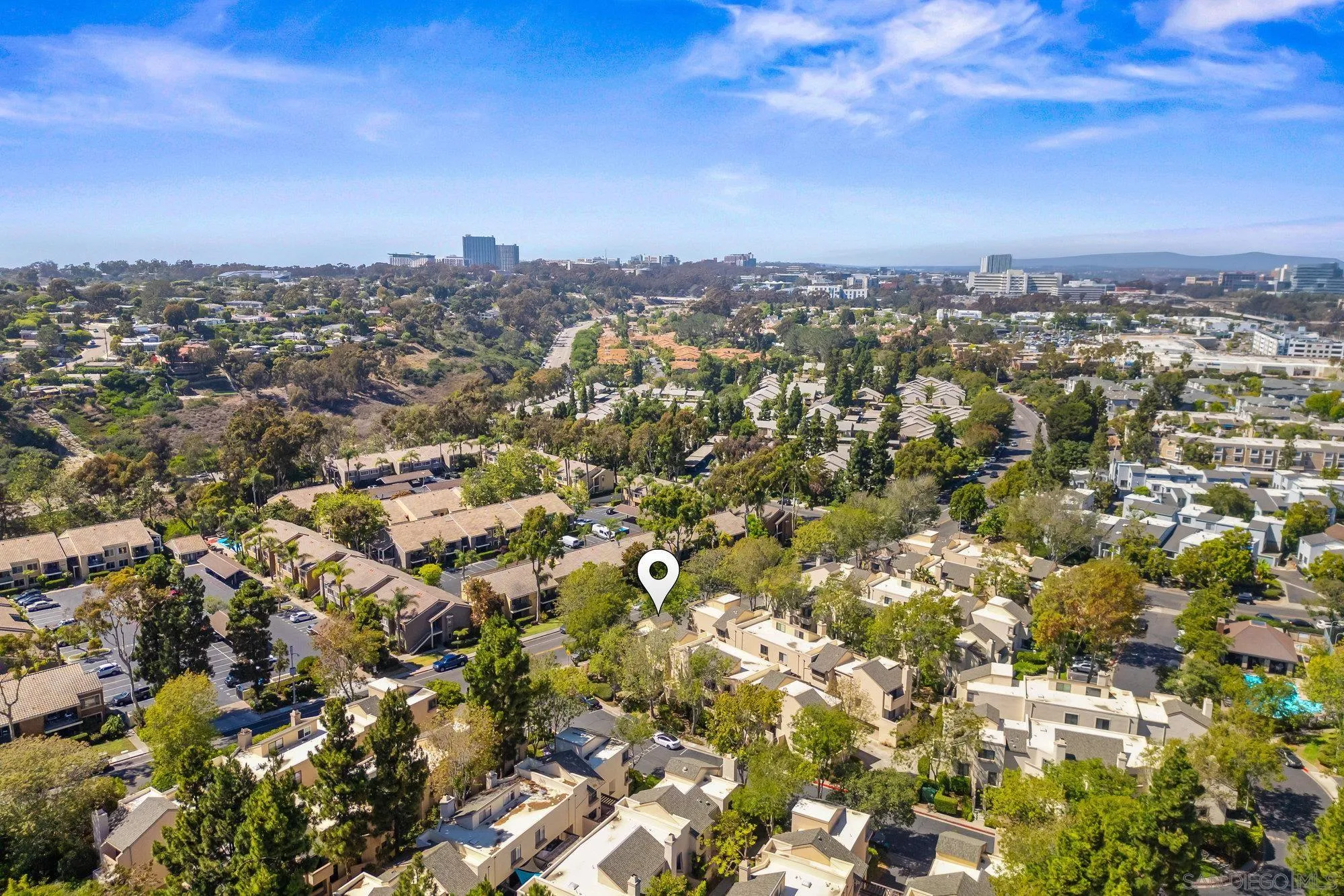 https://cdn.realtyfeed.com/cdn/127/250036825/38225aca4b3c3f5f7a1d01993fc5f300.webp