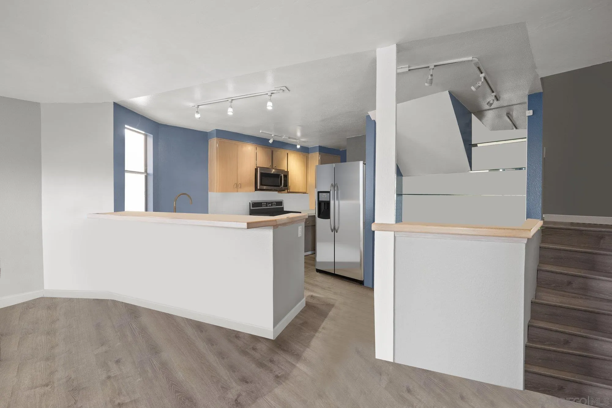 https://cdn.realtyfeed.com/cdn/127/250036825/44a5ffefb90399feccb4ce000b8210b3.webp