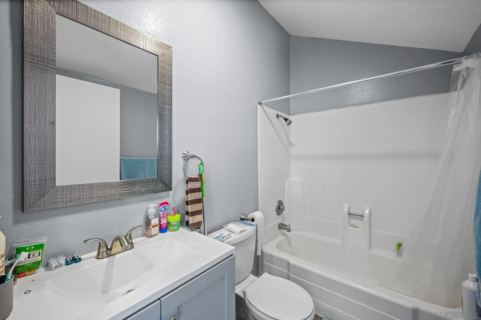 https://cdn.realtyfeed.com/cdn/127/250036825/4c8960313ab1a87115f59b37c69f44e5.webp