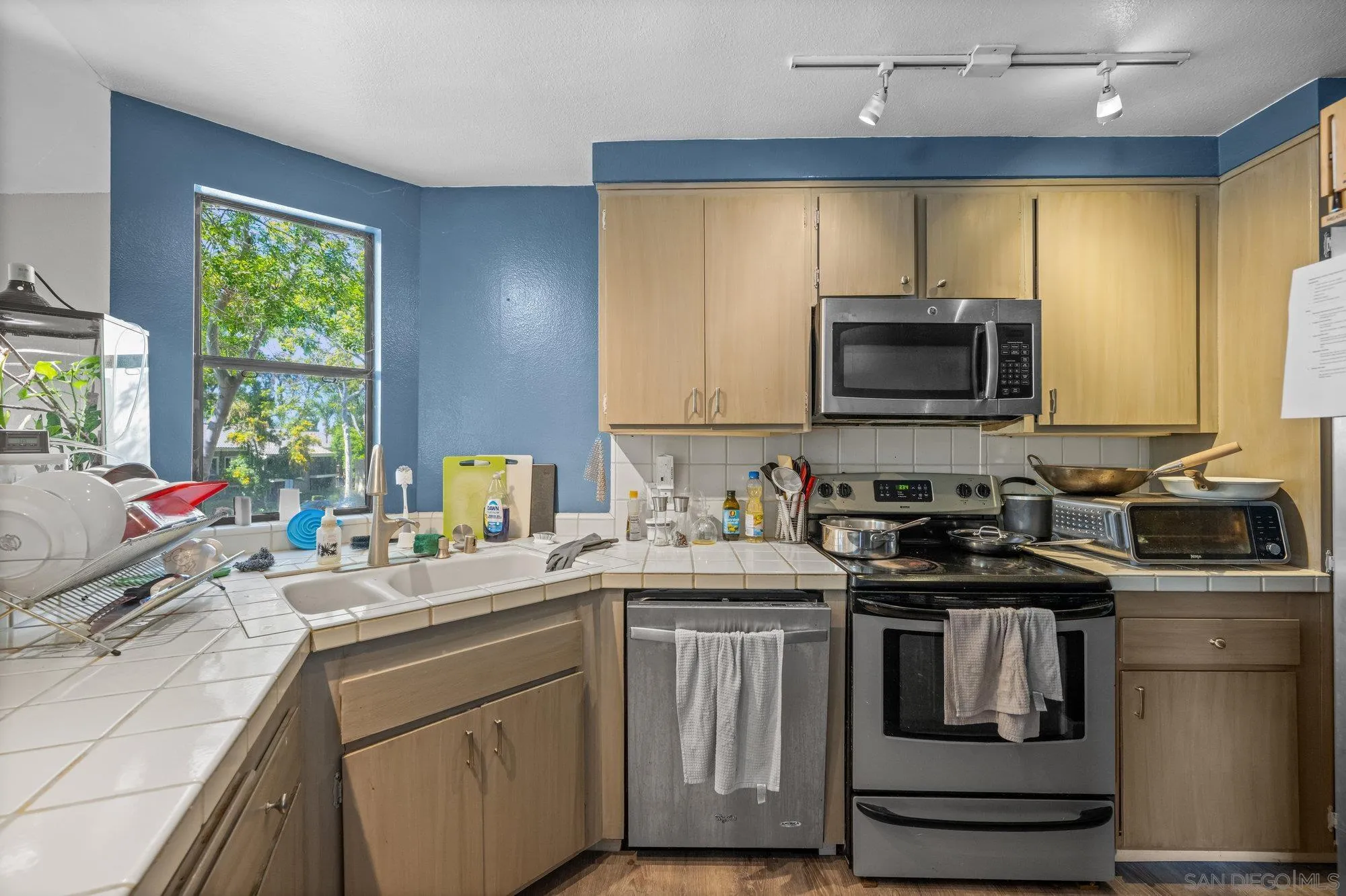 https://cdn.realtyfeed.com/cdn/127/250036825/852fdf6aaef9cfe67944908c3f06b050.webp