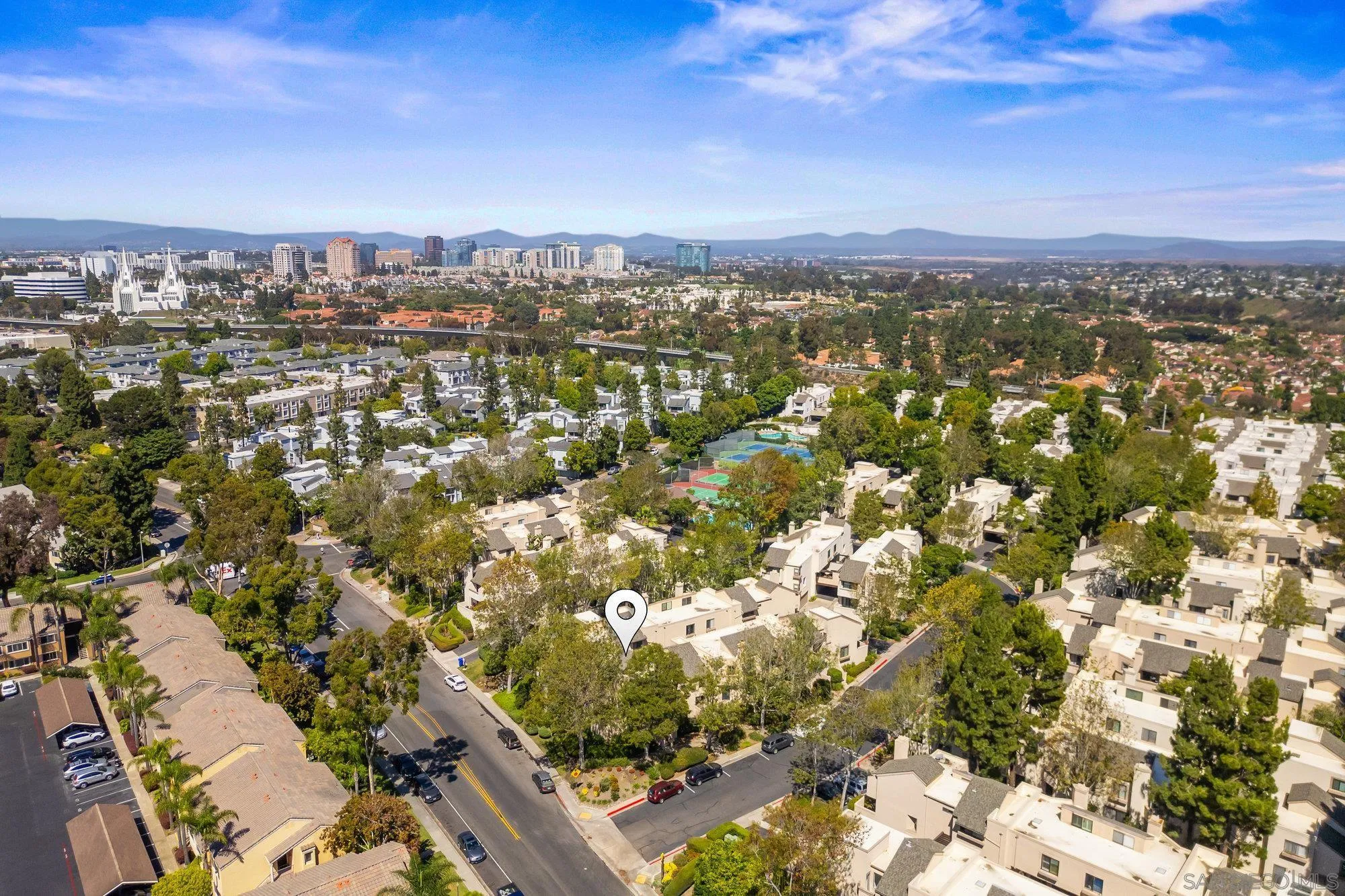 https://cdn.realtyfeed.com/cdn/127/250036825/dabd8f8b78335d85476bdf36e4bc5a7b.webp