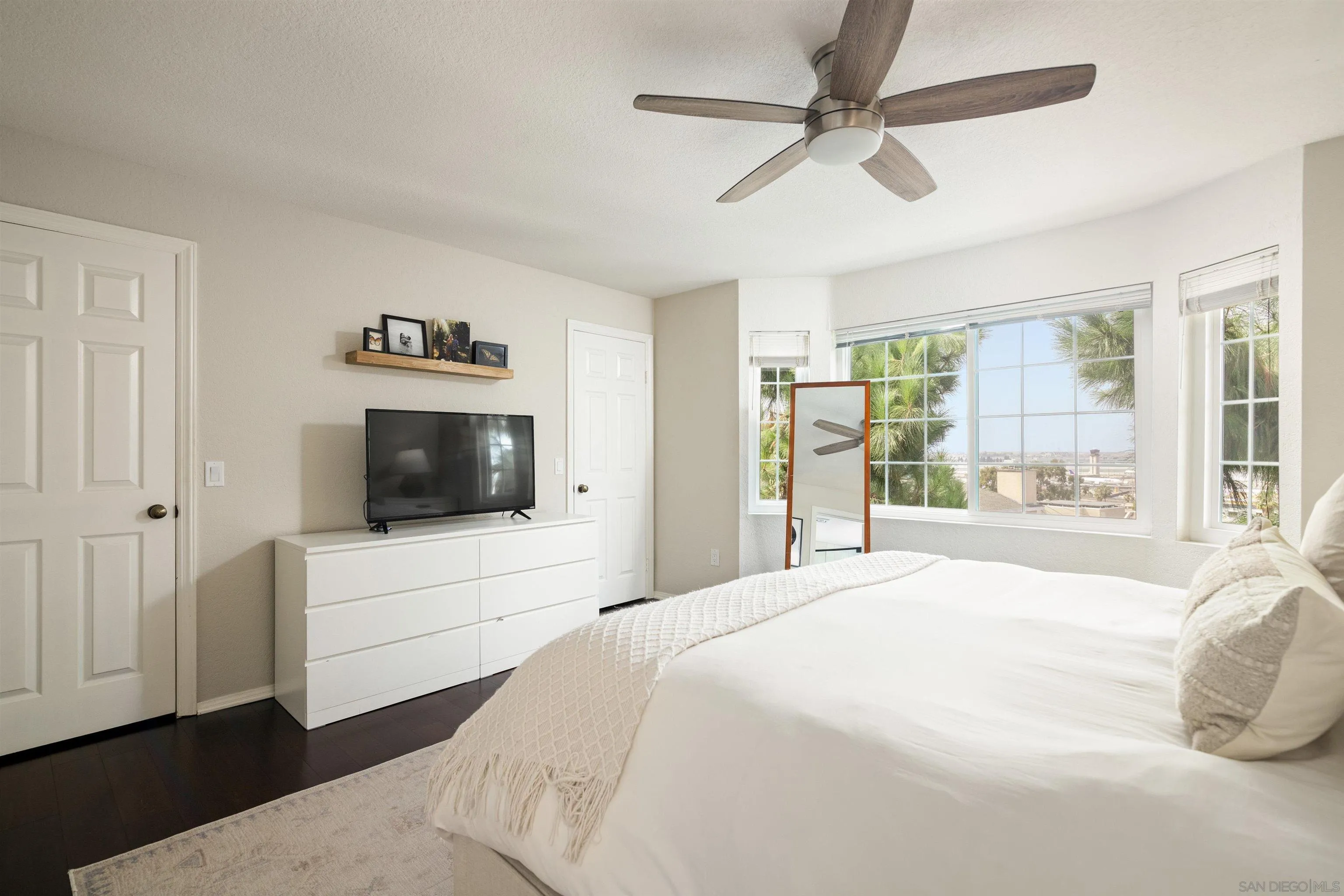https://cdn.realtyfeed.com/cdn/127/250036829/89ab27b2f735d1a8f52f5f585fa51dcc.webp