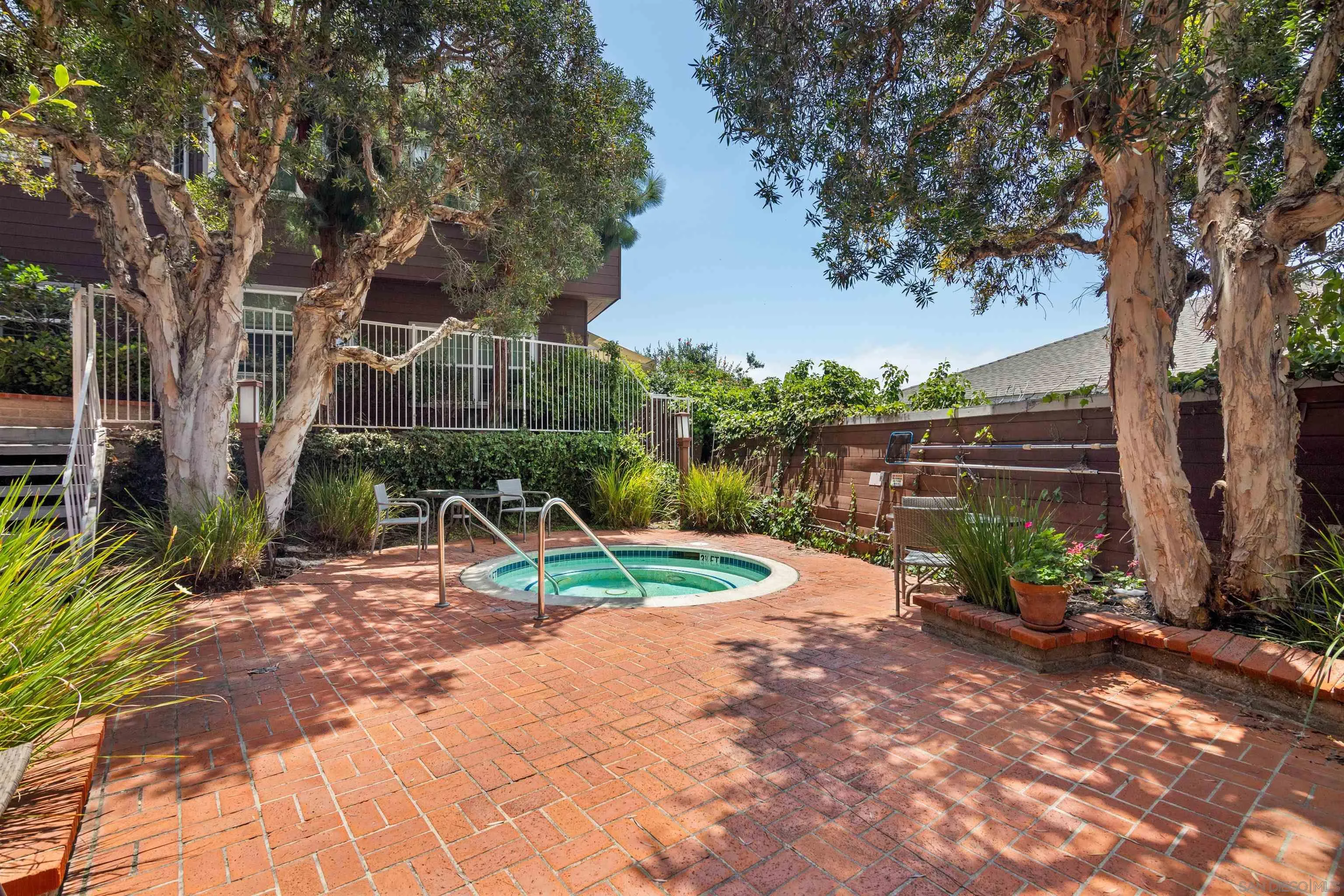 https://cdn.realtyfeed.com/cdn/127/250036829/ba2a160d860bac47c044480dedb4b1a5.webp