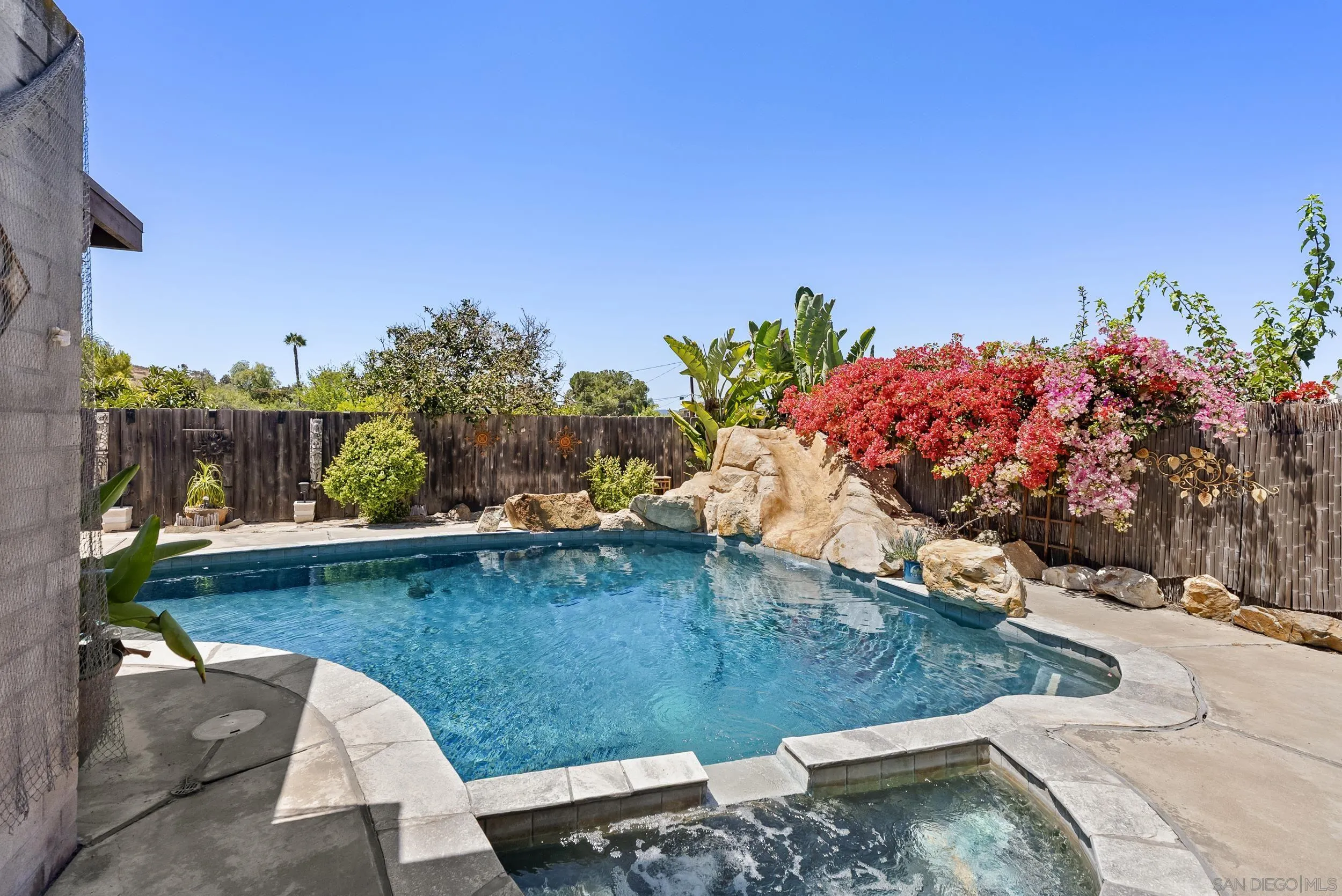 https://cdn.realtyfeed.com/cdn/127/250036832/07d57a474411247114df56835d18358c.webp