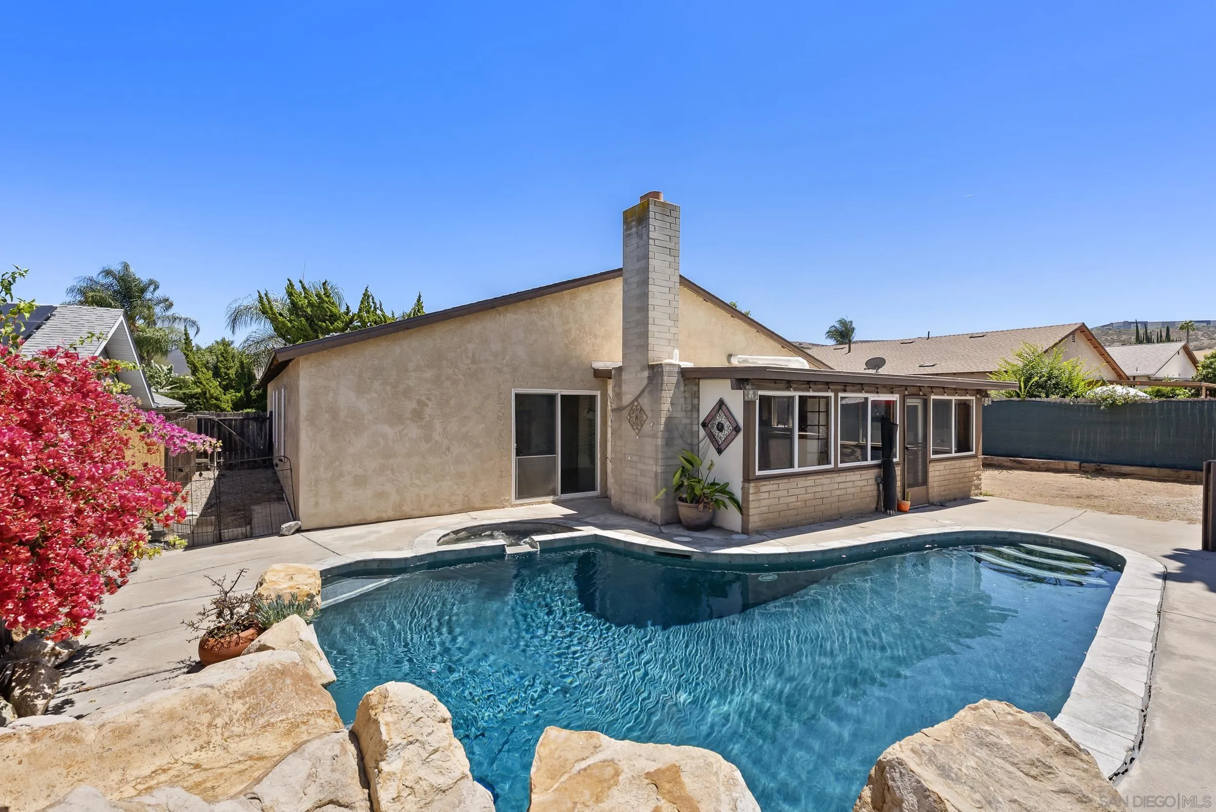 https://cdn.realtyfeed.com/cdn/127/250036832/629f27b9a4dad345f22380dec48a468b.webp