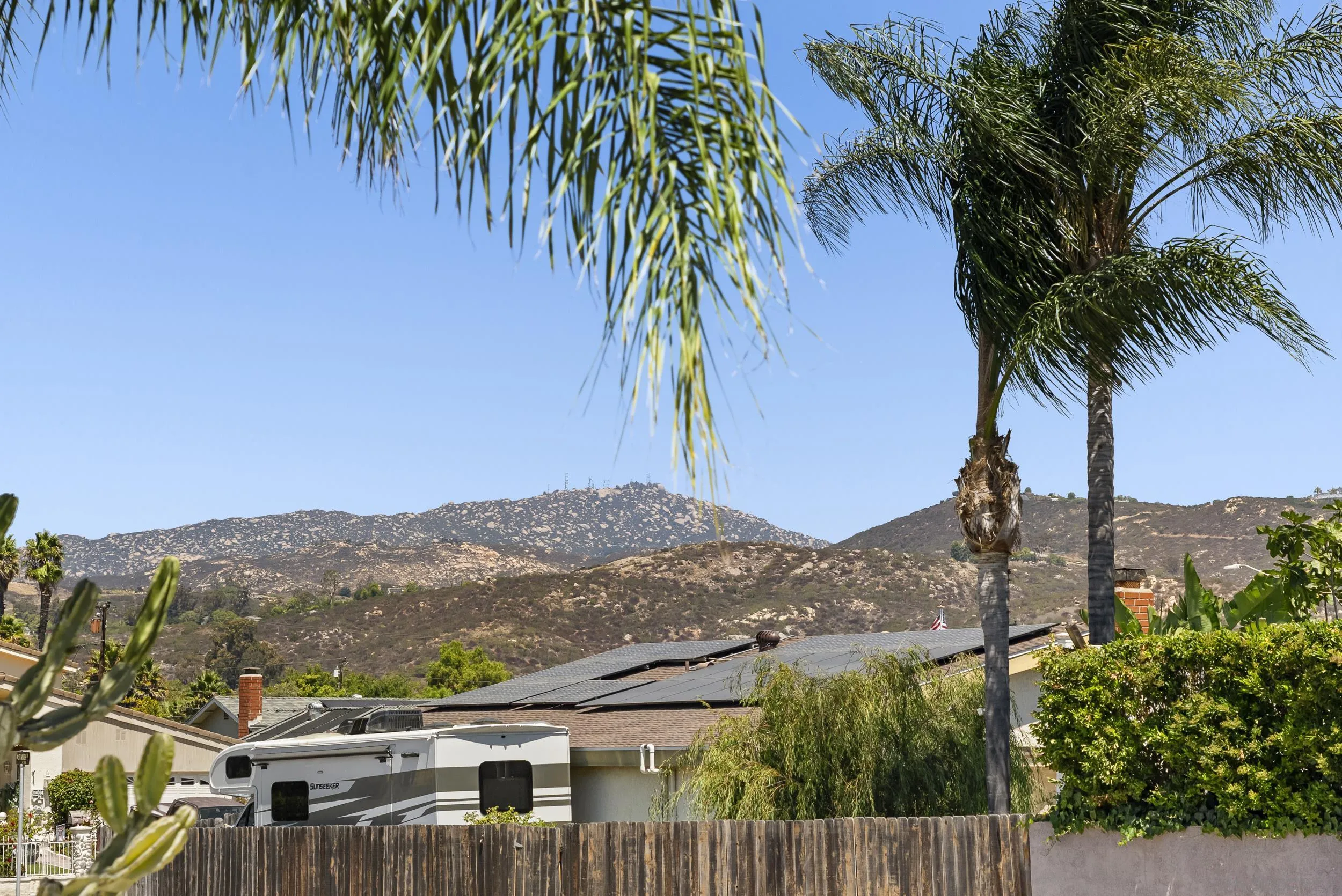 https://cdn.realtyfeed.com/cdn/127/250036832/6cf4065578c67a7fb85db515cc6e2f42.webp