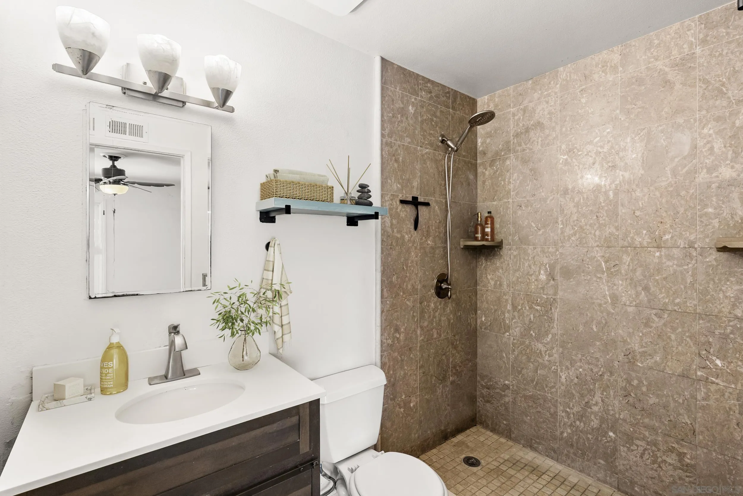 https://cdn.realtyfeed.com/cdn/127/250036832/9fc0f48de313299f5057fbd3cdf96c5c.webp