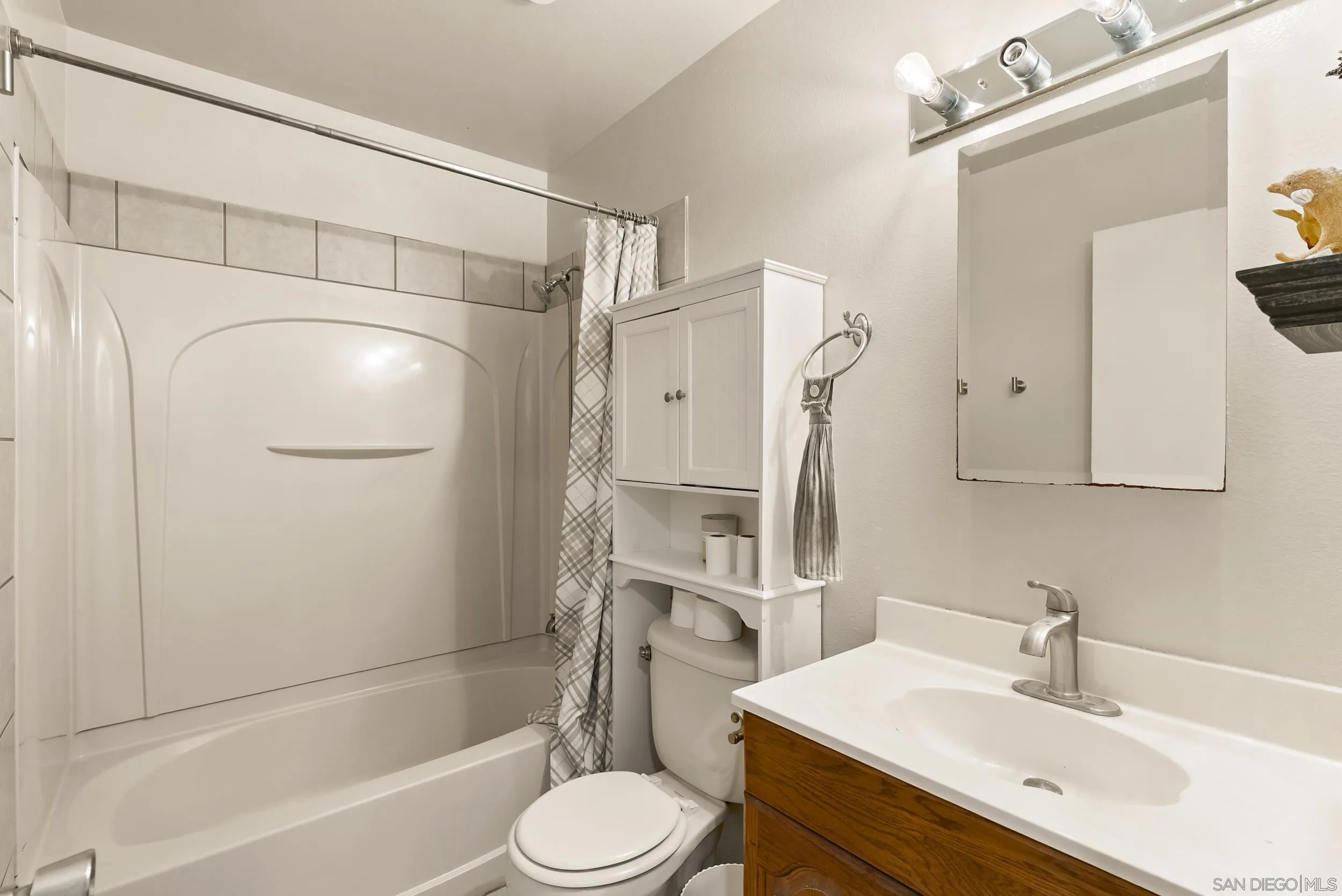 https://cdn.realtyfeed.com/cdn/127/250036832/fc60ba2bb01015d27df156a5cfd2f7f7.webp