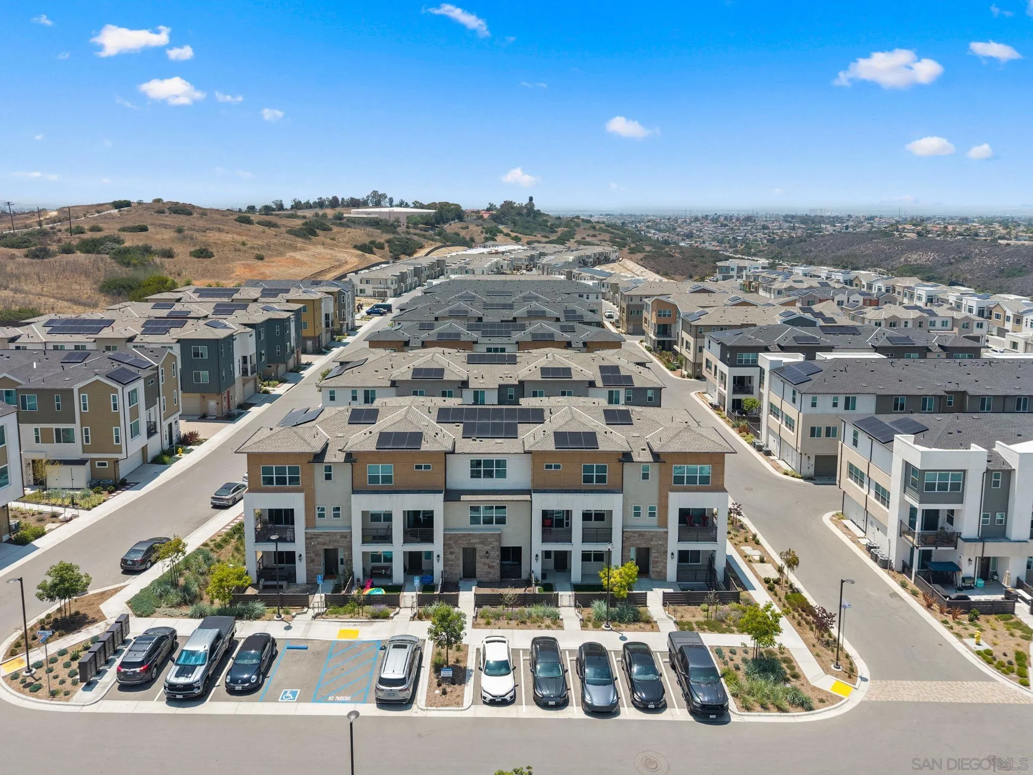 https://cdn.realtyfeed.com/cdn/127/250036833/b41a0dfd144d0041d0d40be14e58af8b.webp