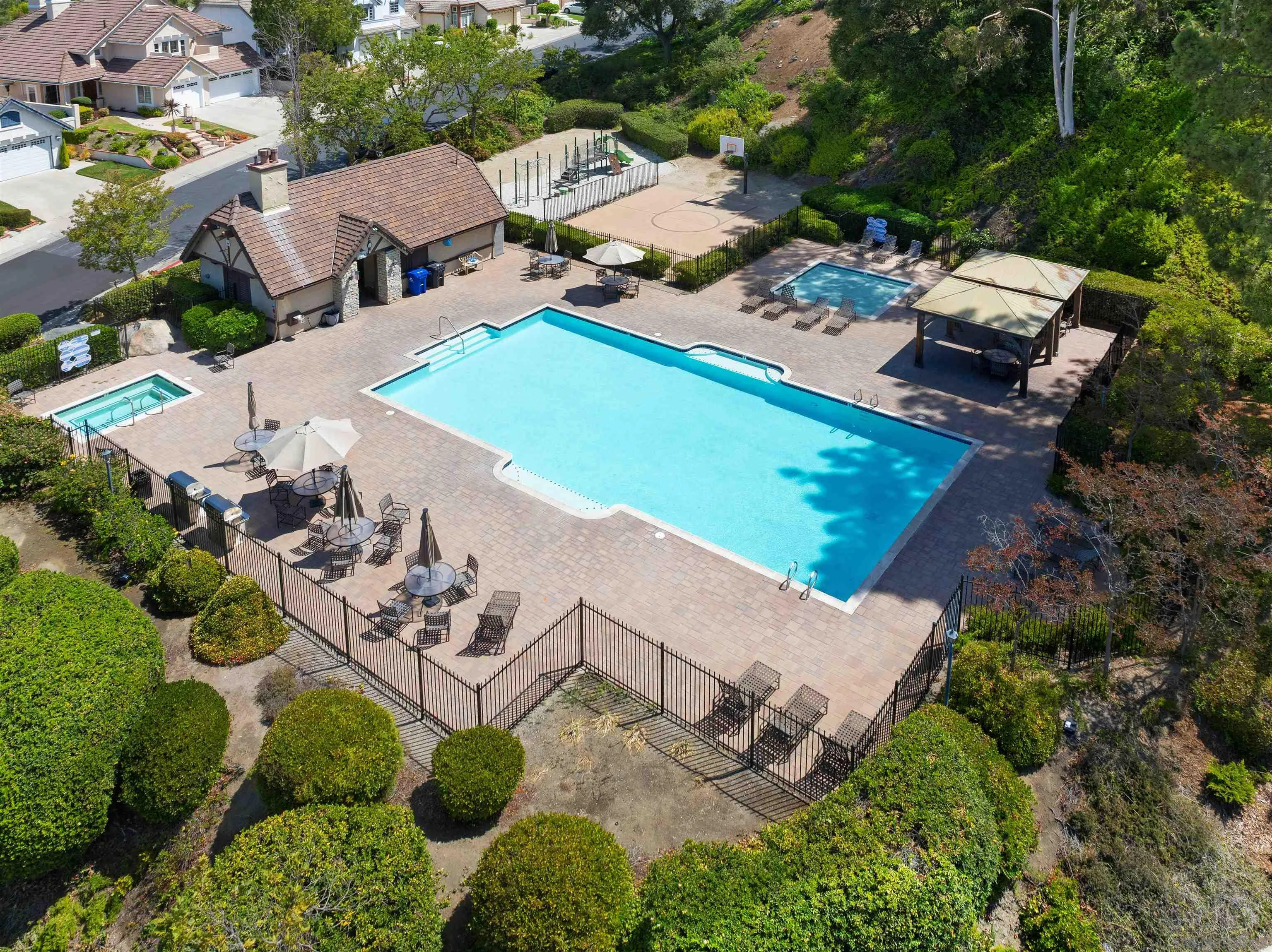 https://cdn.realtyfeed.com/cdn/127/250036836/0372c83f2a781b360f013366ab6a6714.webp