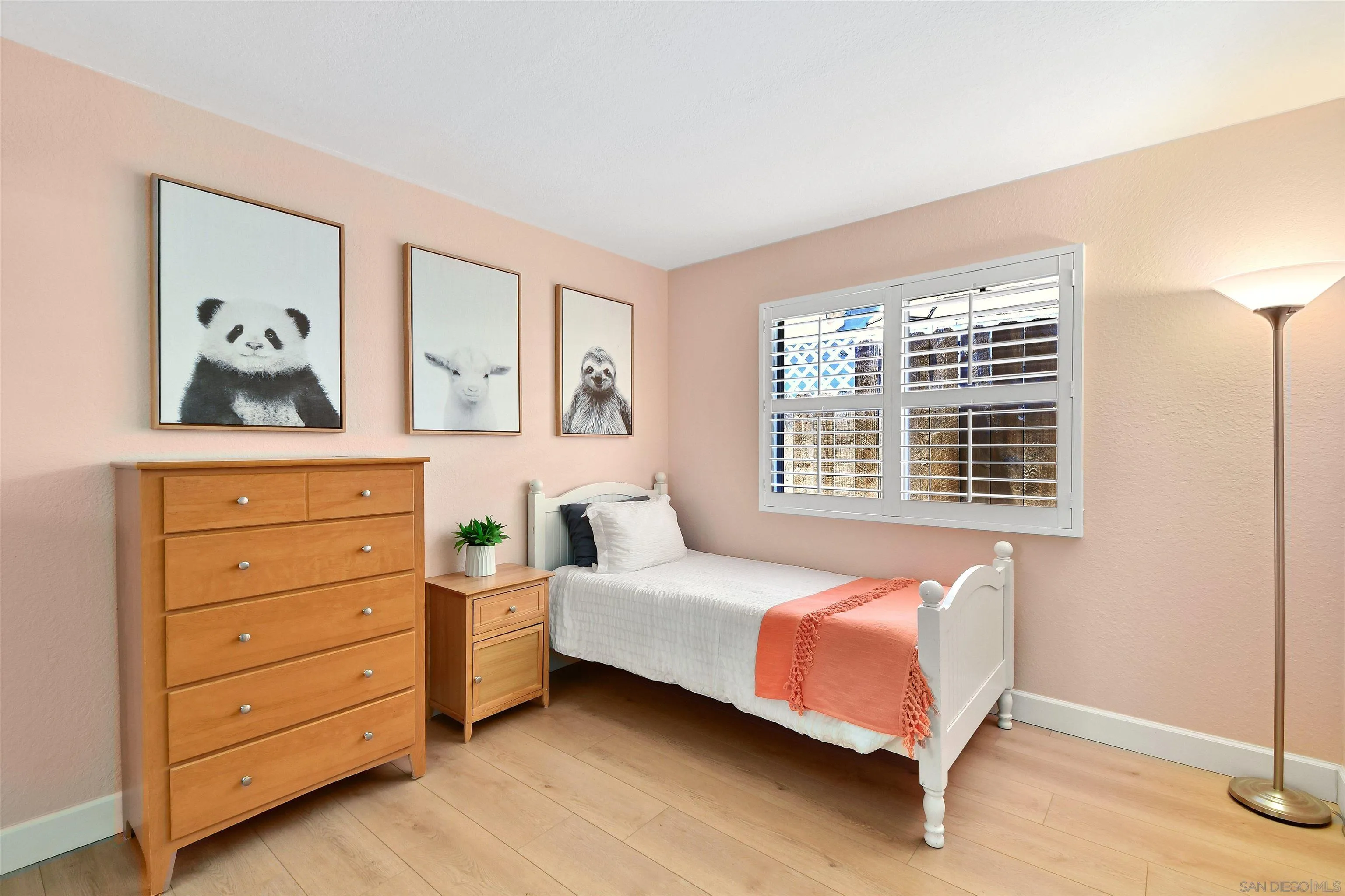 https://cdn.realtyfeed.com/cdn/127/250036836/95848e2322c31565615d46be0aabfac5.webp