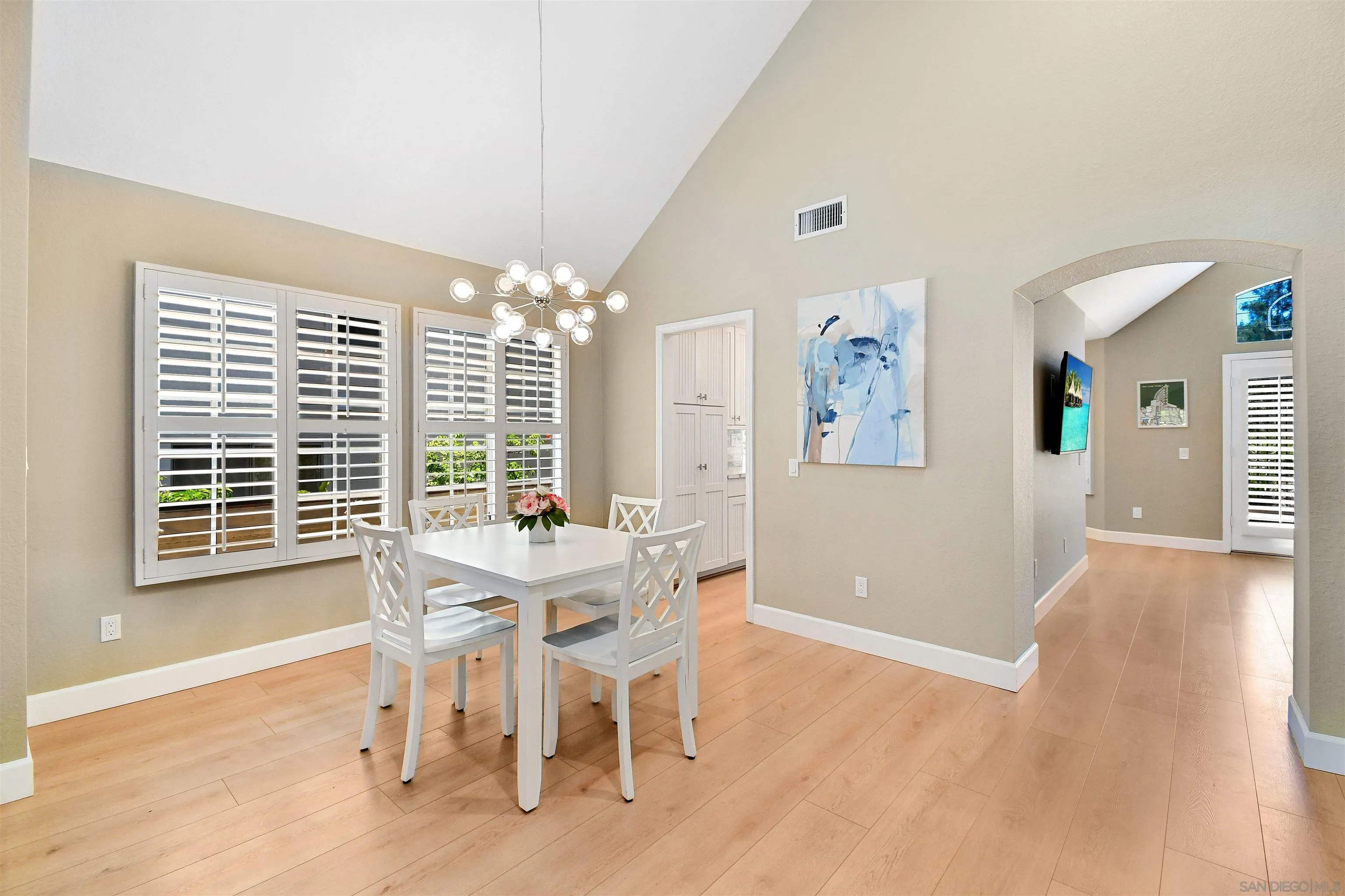https://cdn.realtyfeed.com/cdn/127/250036836/d6da5b5e8513a335f5aaaf43a53e84d1.webp