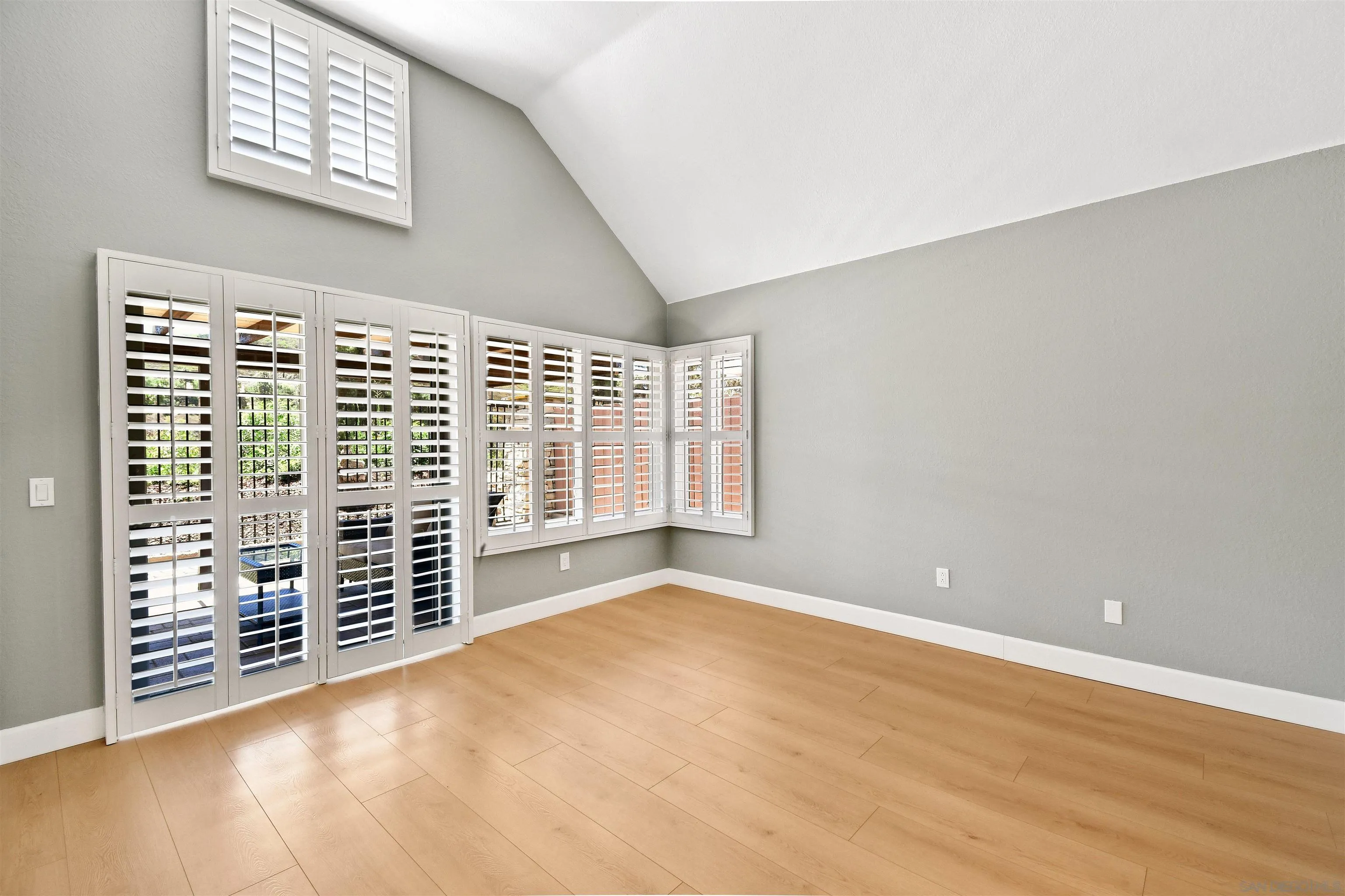 https://cdn.realtyfeed.com/cdn/127/250036836/da81f2eb3509f7c1bdef6e70e4a24095.webp