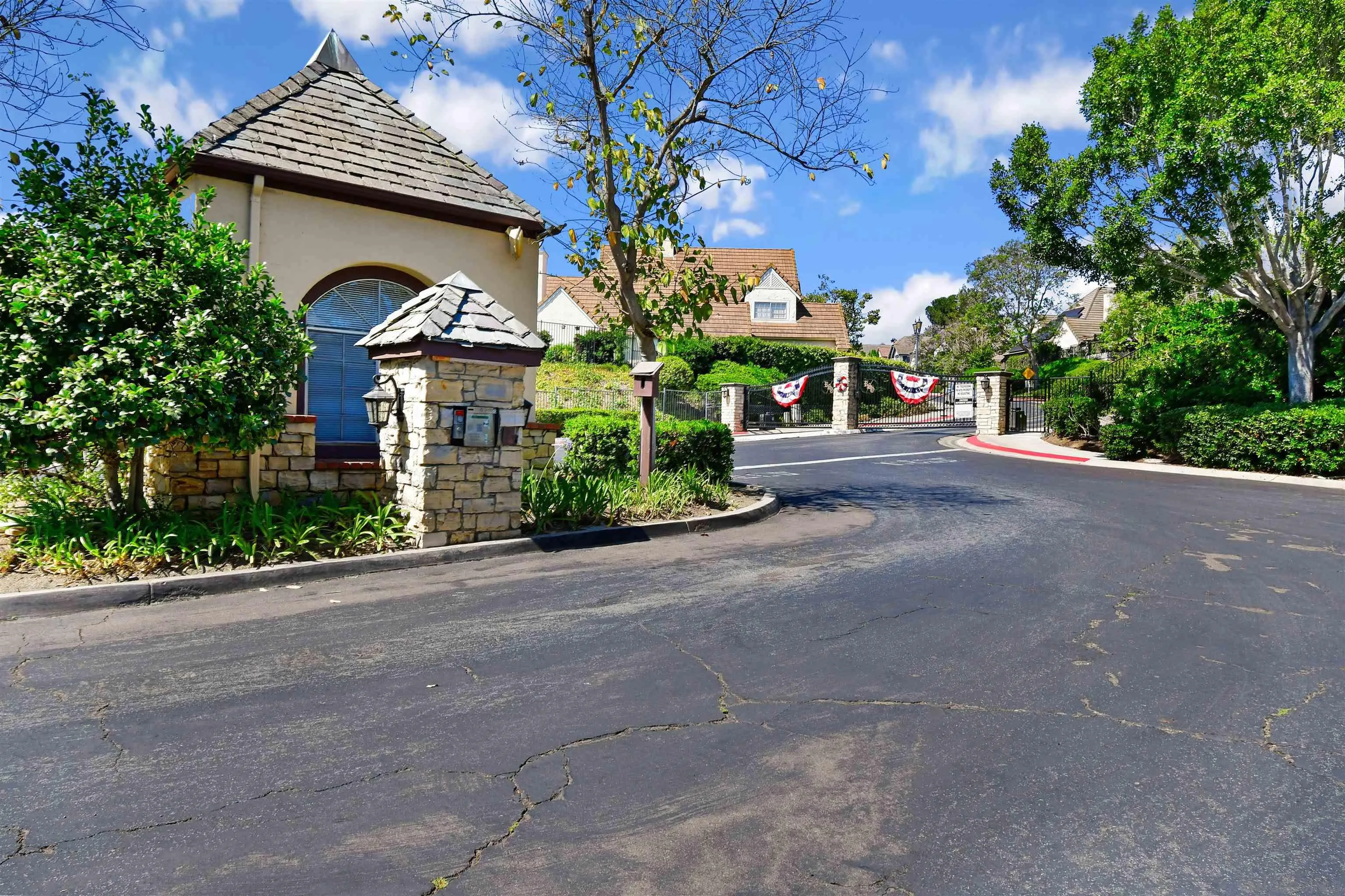 https://cdn.realtyfeed.com/cdn/127/250036836/e3a209ccb87bb1d58868ff1da8349955.webp