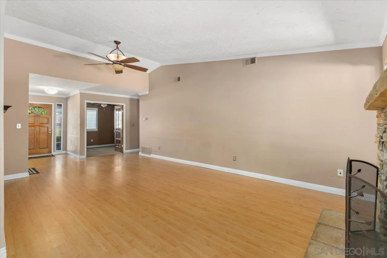 https://cdn.realtyfeed.com/cdn/127/250036837/40e167723f46c64266ba39c54bc24f23.webp