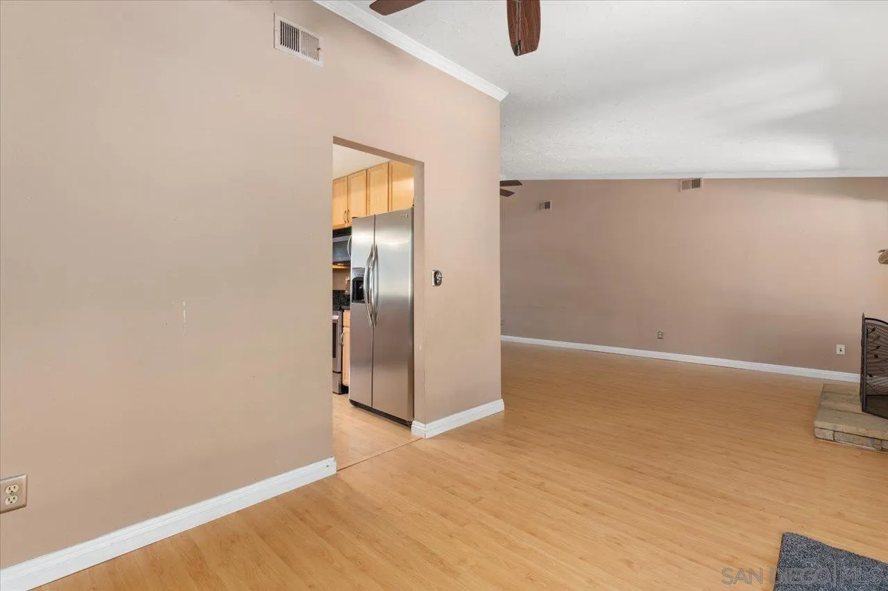 https://cdn.realtyfeed.com/cdn/127/250036837/7f6b869e2c9d2dba0f76a52842d077ac.webp