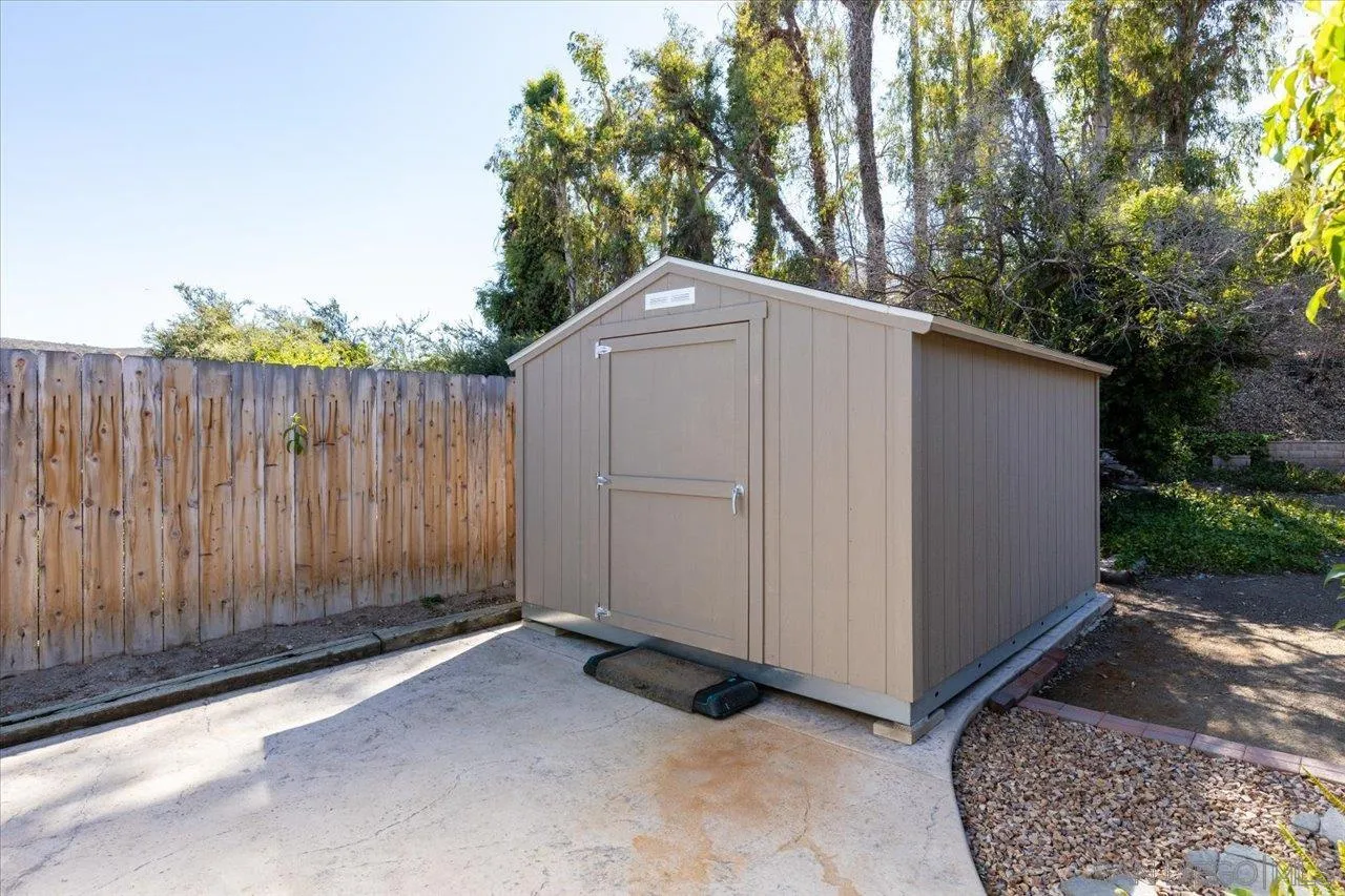 https://cdn.realtyfeed.com/cdn/127/250036837/b42a5750be02df92cce1d804bc97dd41.webp