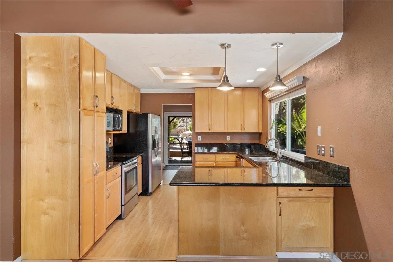 https://cdn.realtyfeed.com/cdn/127/250036837/f1cf7809f1aad6c1303af3bb050d0580.webp