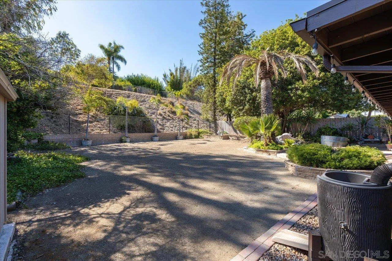 https://cdn.realtyfeed.com/cdn/127/250036837/fa85d0f0b796b7a91f196628d0e5e216.webp