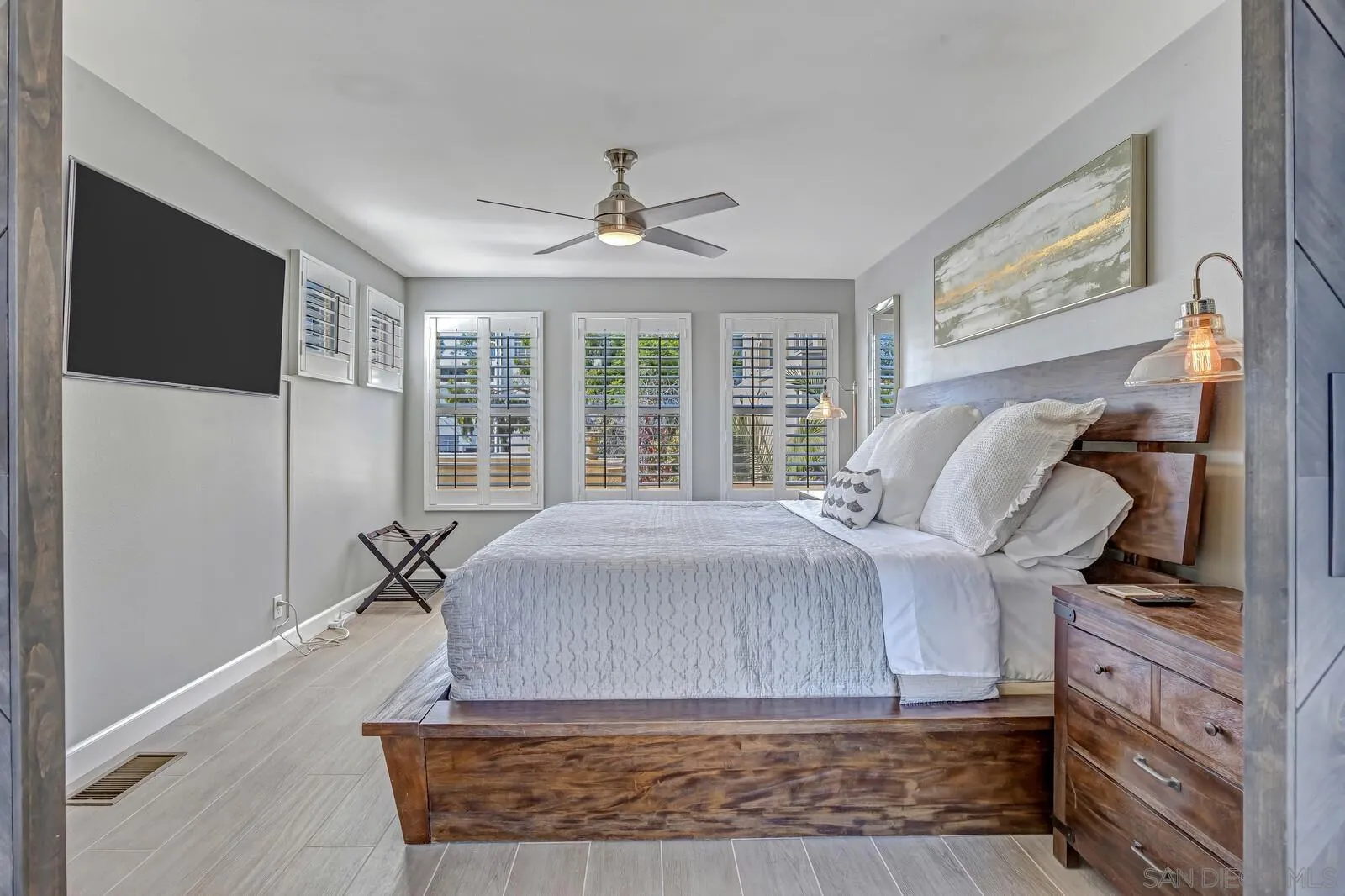 https://cdn.realtyfeed.com/cdn/127/250036839/181e5b3e42f549b279094820feed7d65.webp