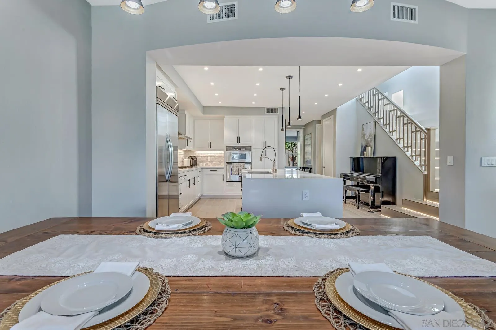 https://cdn.realtyfeed.com/cdn/127/250036839/573ff745f169635d8e2c998671ddc00e.webp