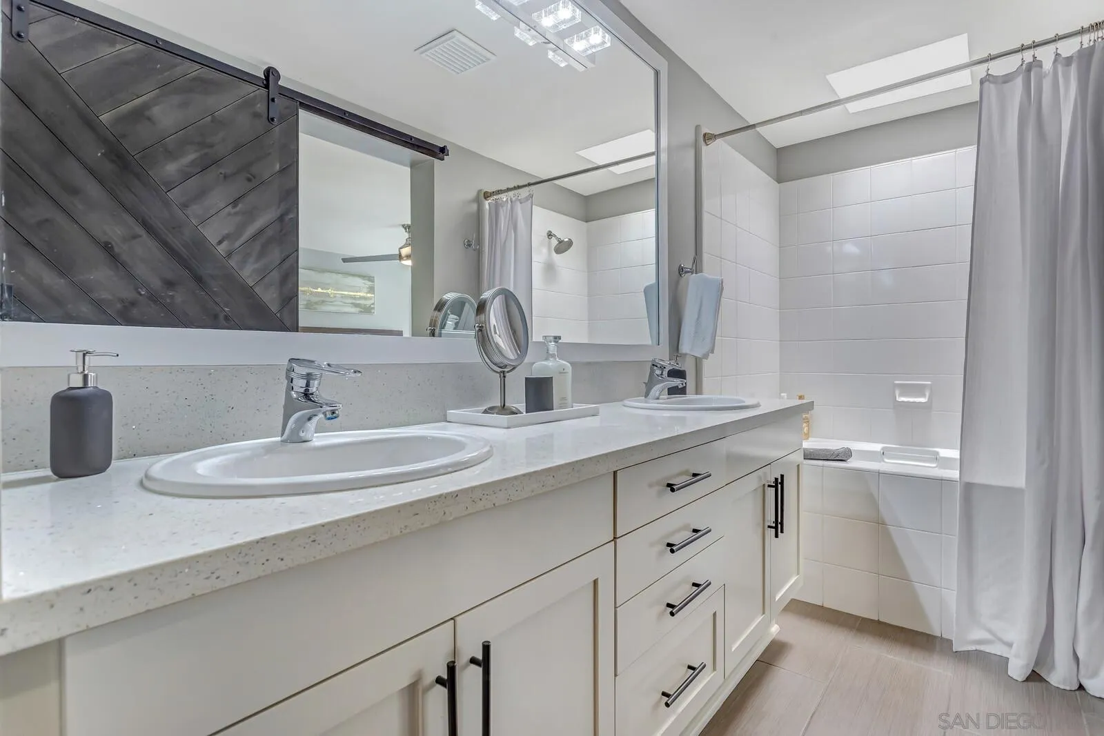 https://cdn.realtyfeed.com/cdn/127/250036839/dd9ebd97fa7aae136276058cbb1e48cb.webp
