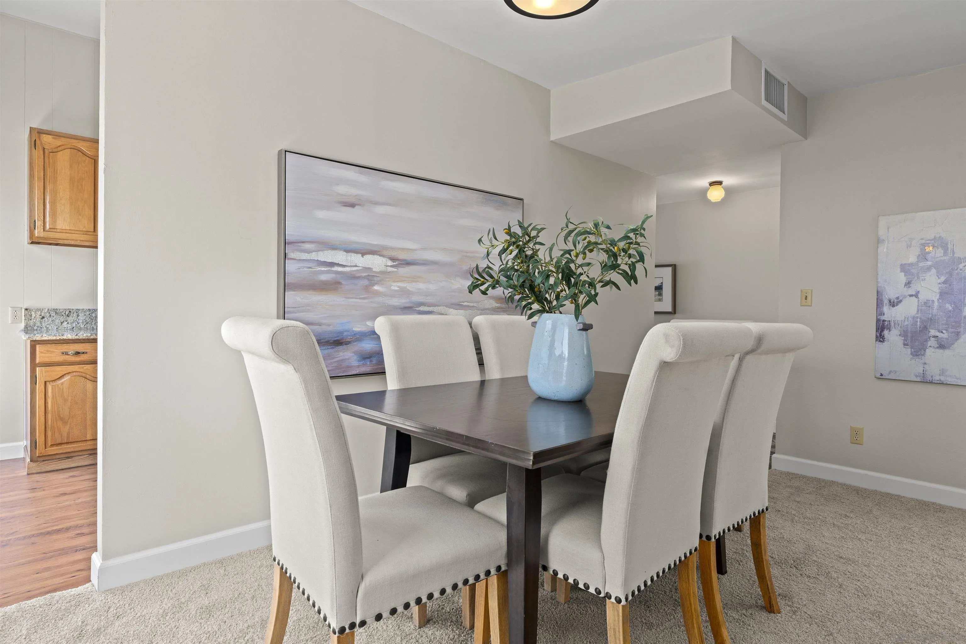 https://cdn.realtyfeed.com/cdn/127/250036840/dde7eb821513cff1b30386b494aa0231.webp