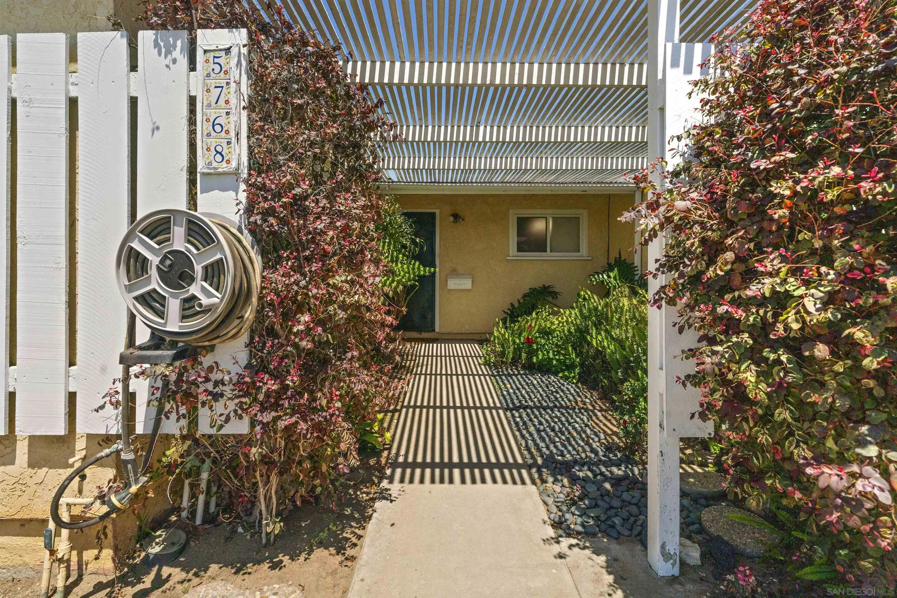 https://cdn.realtyfeed.com/cdn/127/250036840/f5e507e7010ab5b90b9c32c4ee759b14.webp