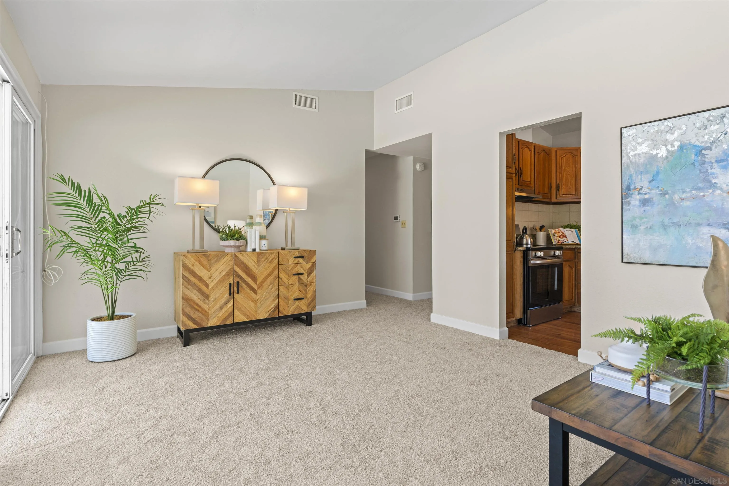 https://cdn.realtyfeed.com/cdn/127/250036840/fe6ccb926766cd66005c204fb7b3bd84.webp