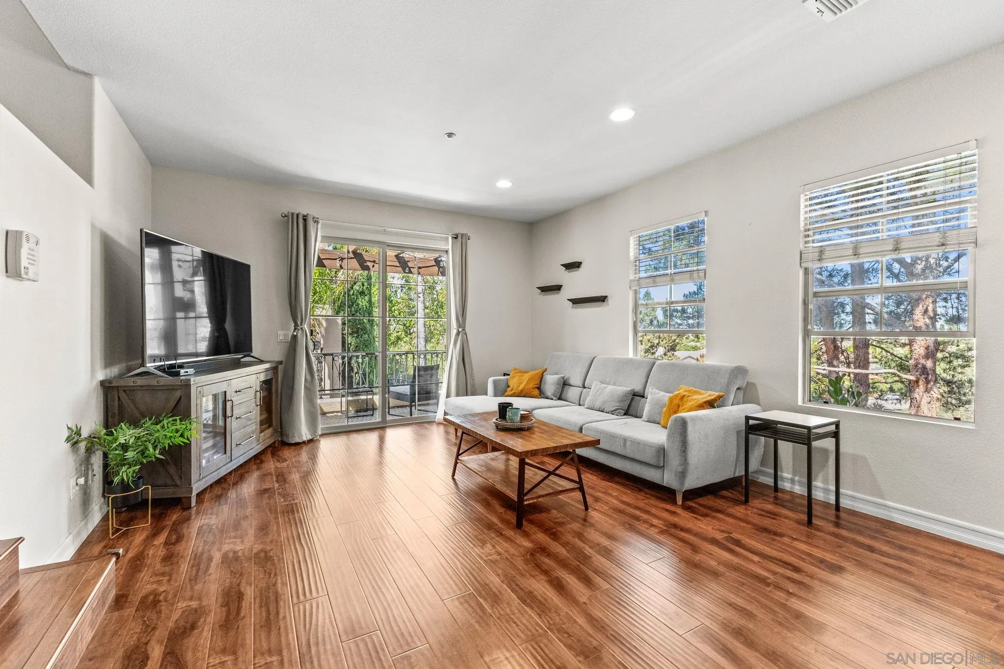 https://cdn.realtyfeed.com/cdn/127/250036841/066b18a875432a7d5cd35e707429468f.webp